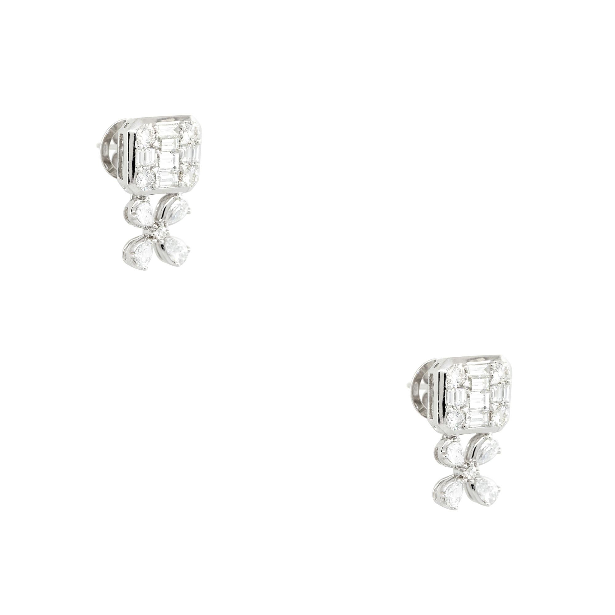 Modern 2.61 Carat Multi-Shape Diamond Flower Stud Earrings 18 Karat in Stock For Sale
