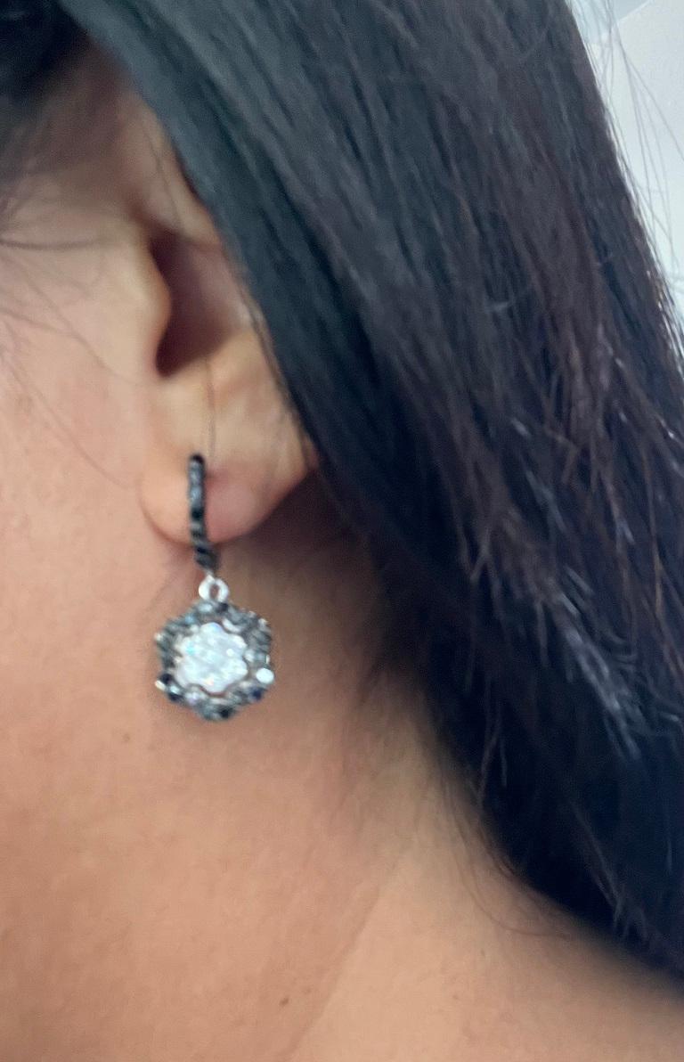 2,61 Karat Schwarzer Naturdiamant Weißer Diamant Weißgold-Baumel-Ohrringe im Zustand „Neu“ im Angebot in Los Angeles, CA