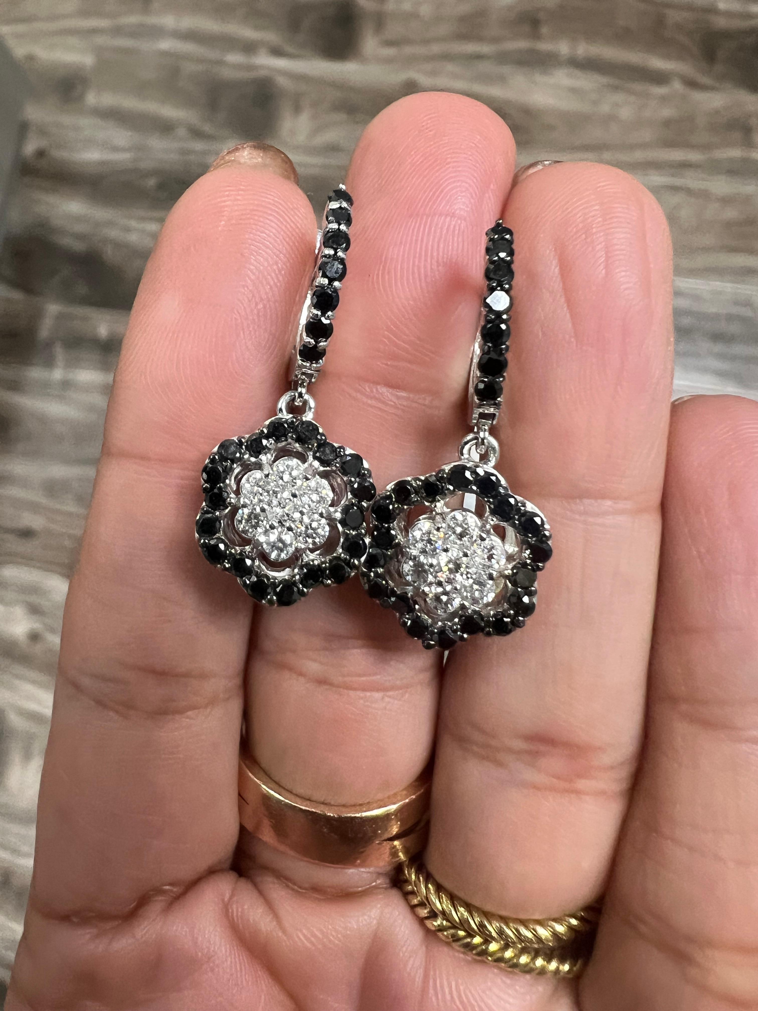 2,61 Karat Schwarzer Naturdiamant Weißer Diamant Weißgold-Baumel-Ohrringe im Angebot 2