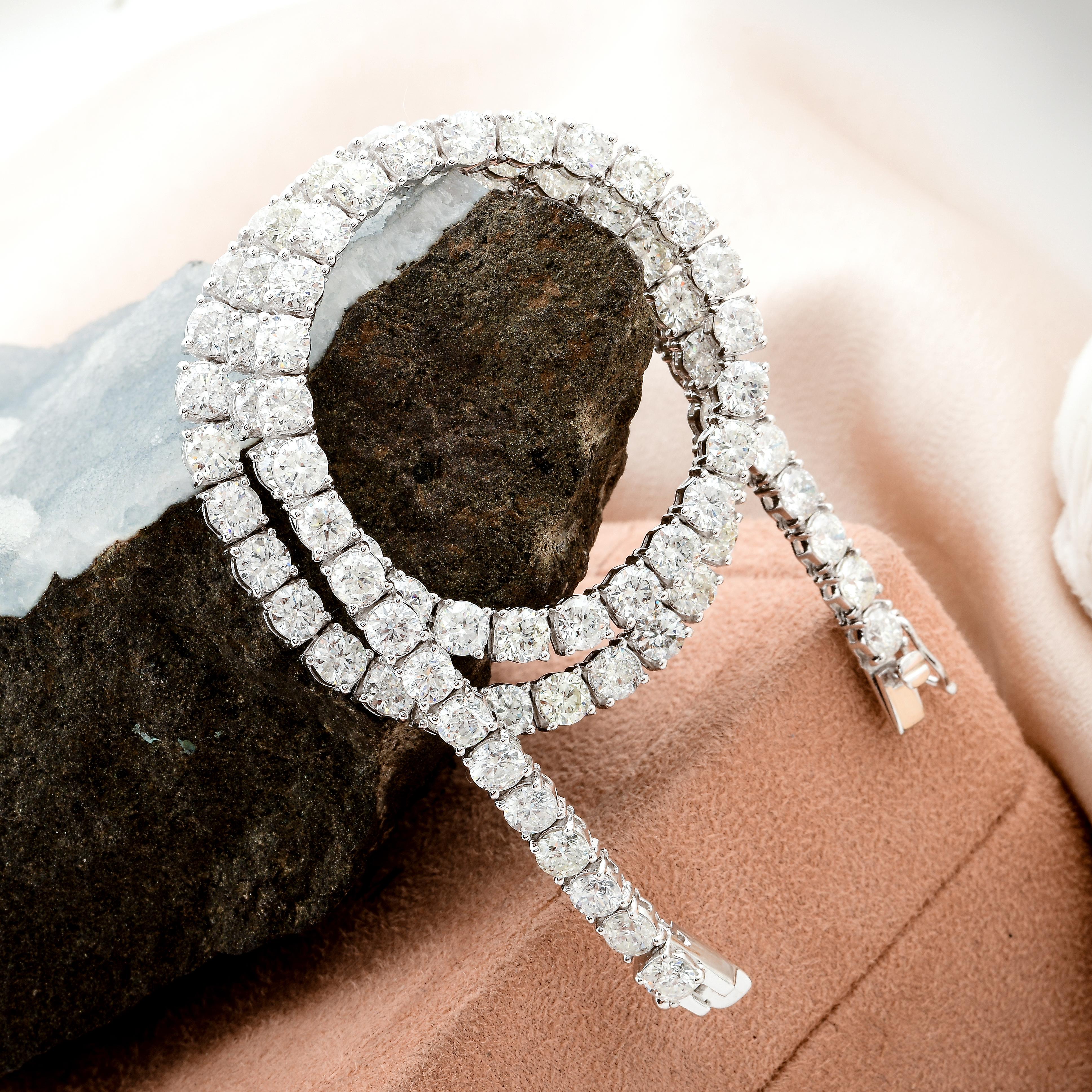 26,1 carati di diamante rotondo in oro bianco 14k Collana con catena da tennis Regalo della nonna In condizioni Nuovo in vendita a Diera, Dubai
