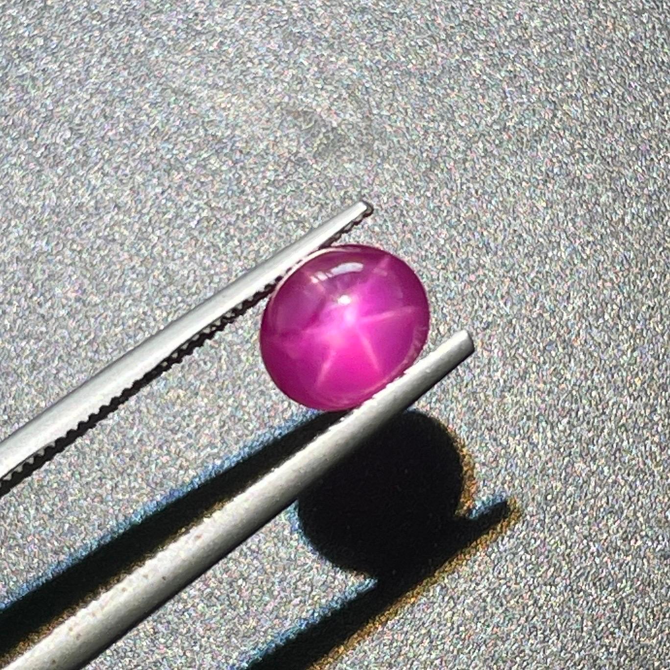 Cabochon 2,61 Ct Certificato GIT Rubino naturale della Birmania gemma rossa colore occhi puliti in vendita