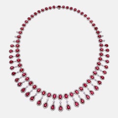 26,13 Karat Mosambik Rubin und Diamant Halskette in 18 Karat Weißgold