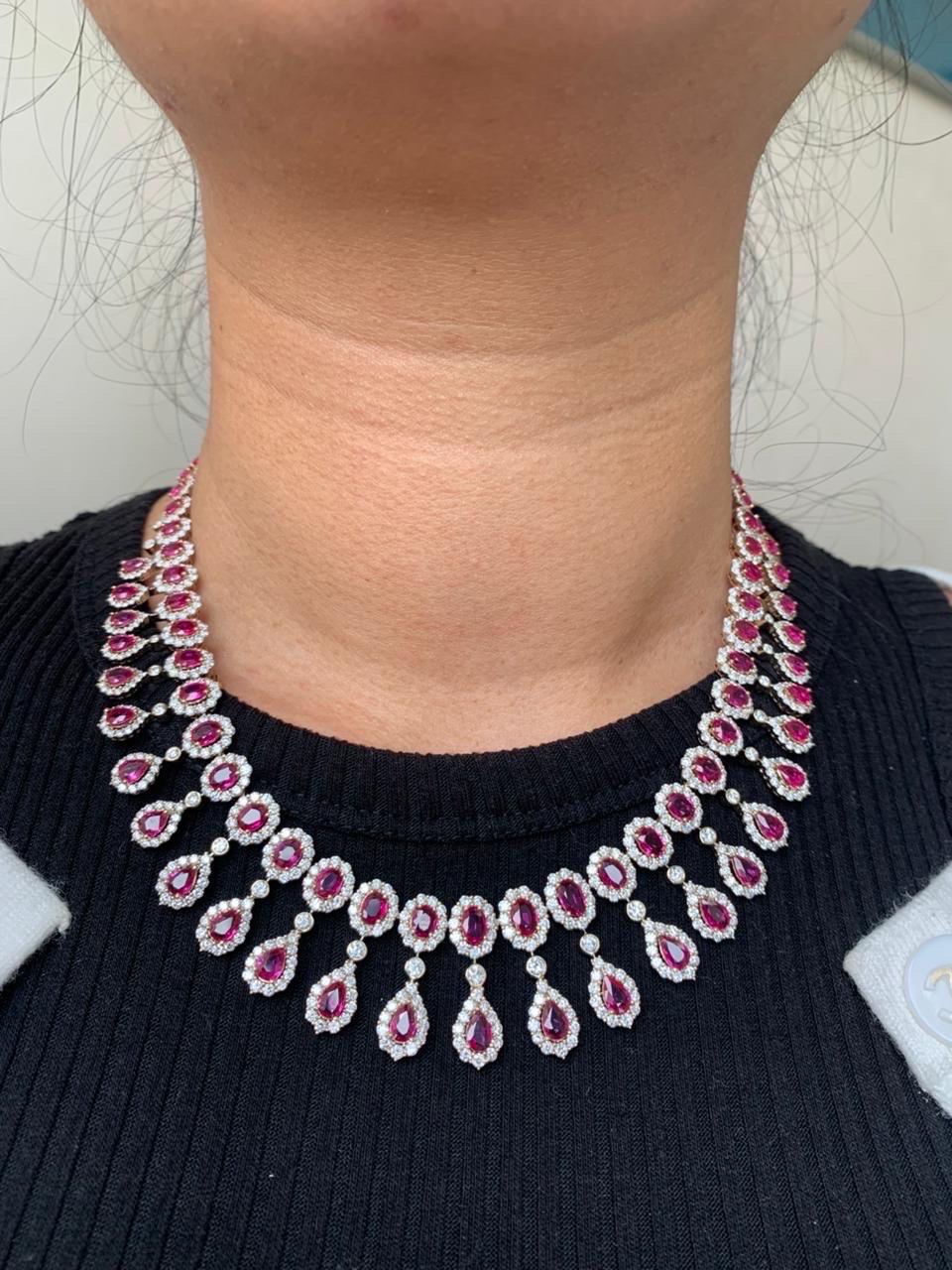 da uomo o donna Collana di rubini e diamanti del Mozambico da 26,13 carati in oro bianco da 18 carati in vendita