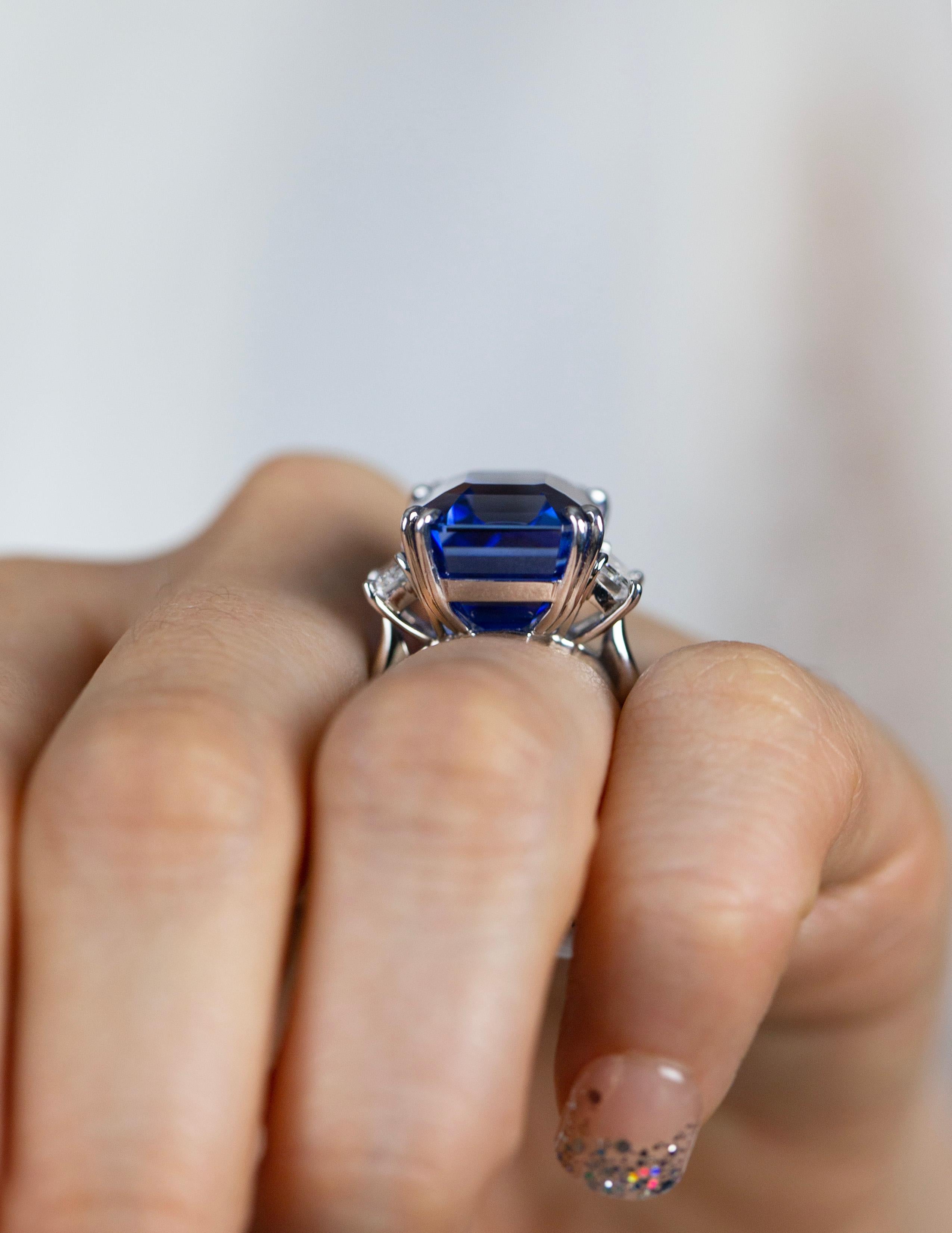 26.14 Carats Emerald Cut Ceylon Blue Sapphire & Diamond Engagement Ring For Sale 2