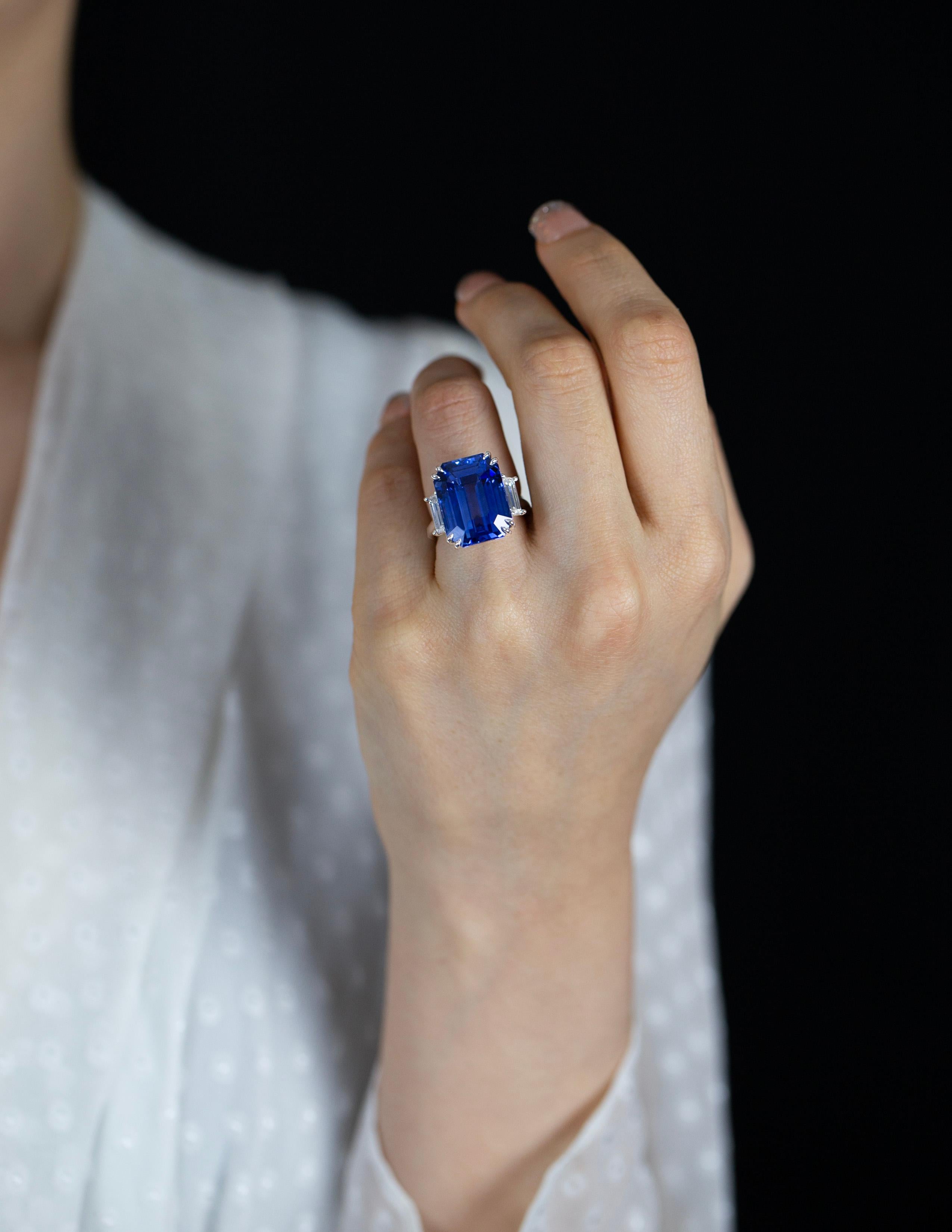 Roman Malakov 26.14 Carats Emerald Cut Sapphire & Diamond Engagement Ring For Sale 1