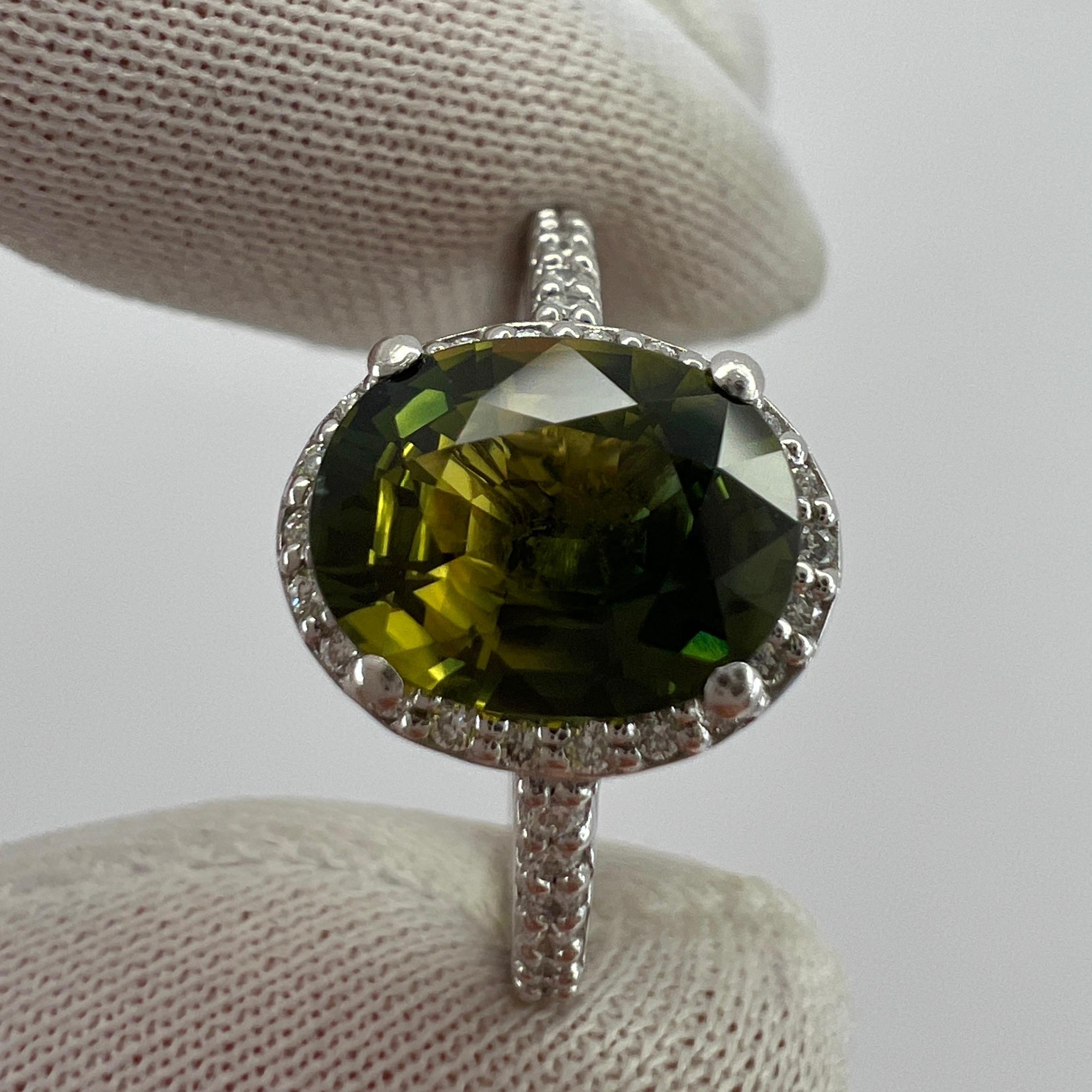 2.61ct Bi Colour Green Yellow Australian Sapphire & Diamond Platinum Halo Ring For Sale 6