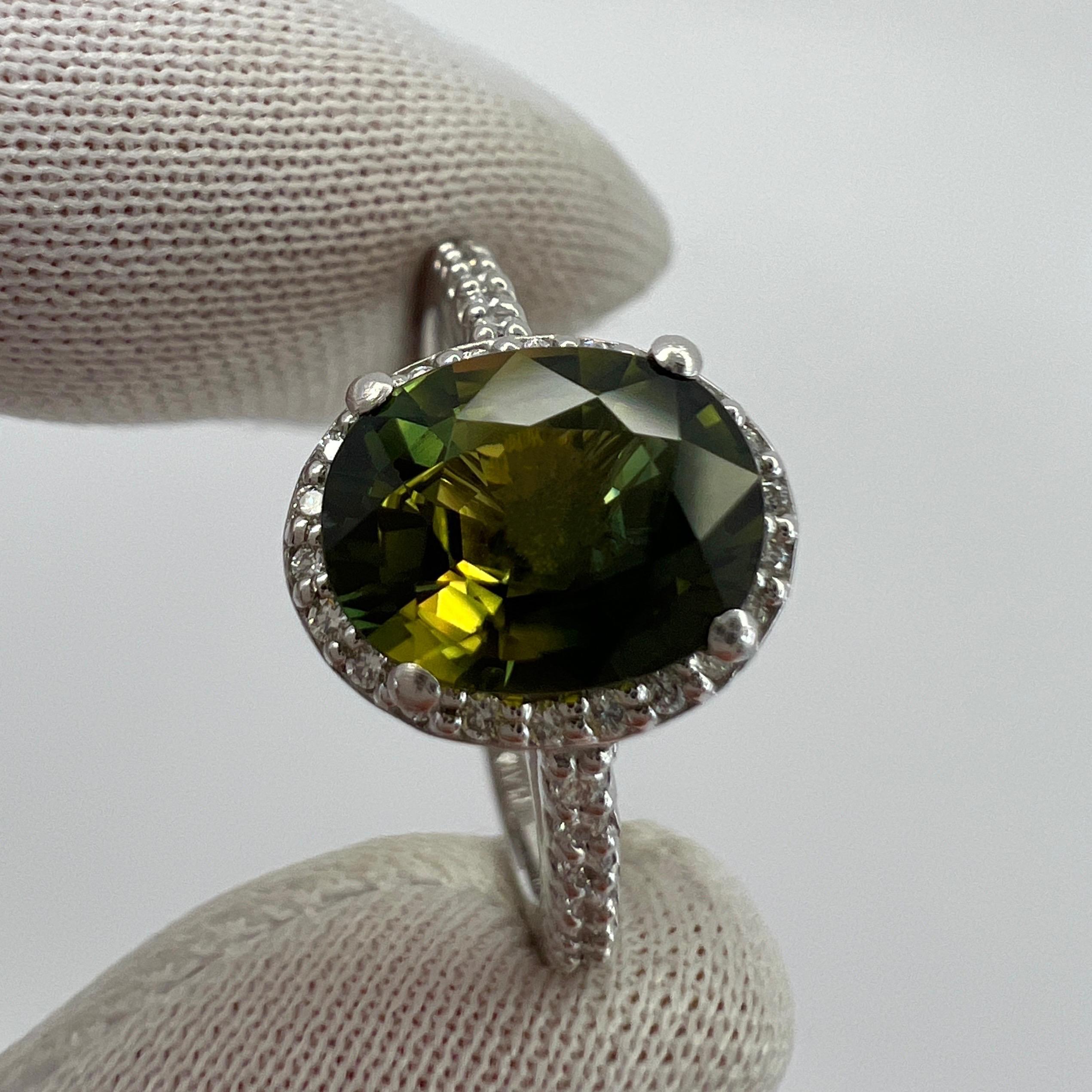 2.61ct Bi Colour Green Yellow Australian Sapphire & Diamond Platinum Halo Ring For Sale 8