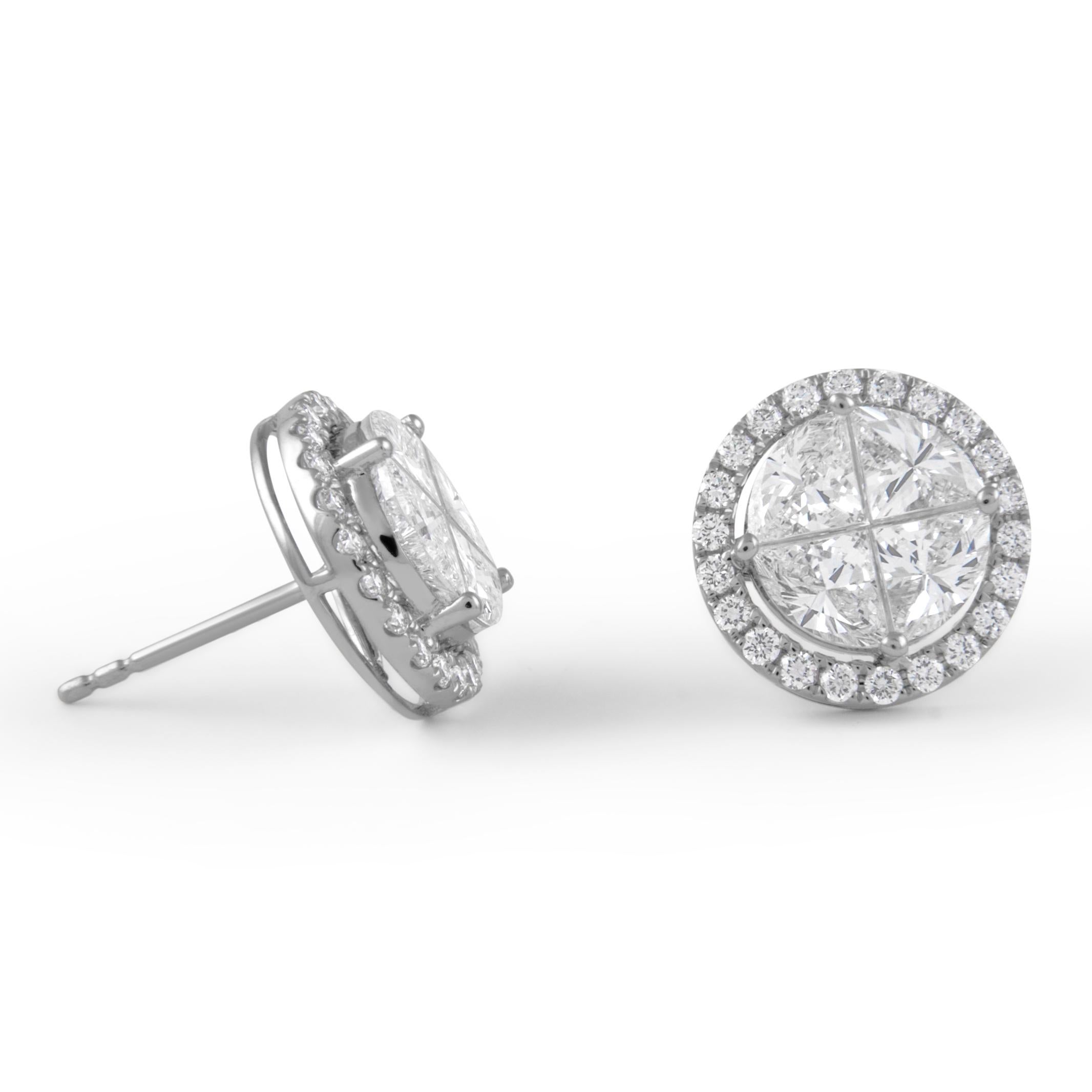Contemporaneo Orecchini con diamanti da 2,61 carati con incastonatura a illusione in oro bianco 18 carati in vendita
