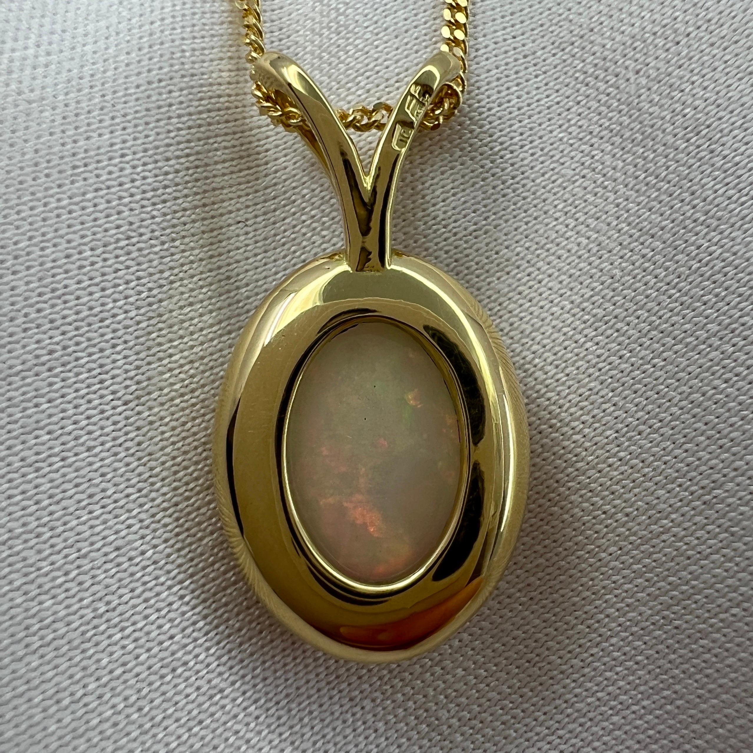 2.61ct Fine White Opal Oval Cabochon 18 Karat Yellow Gold Pendant Necklace For Sale 4