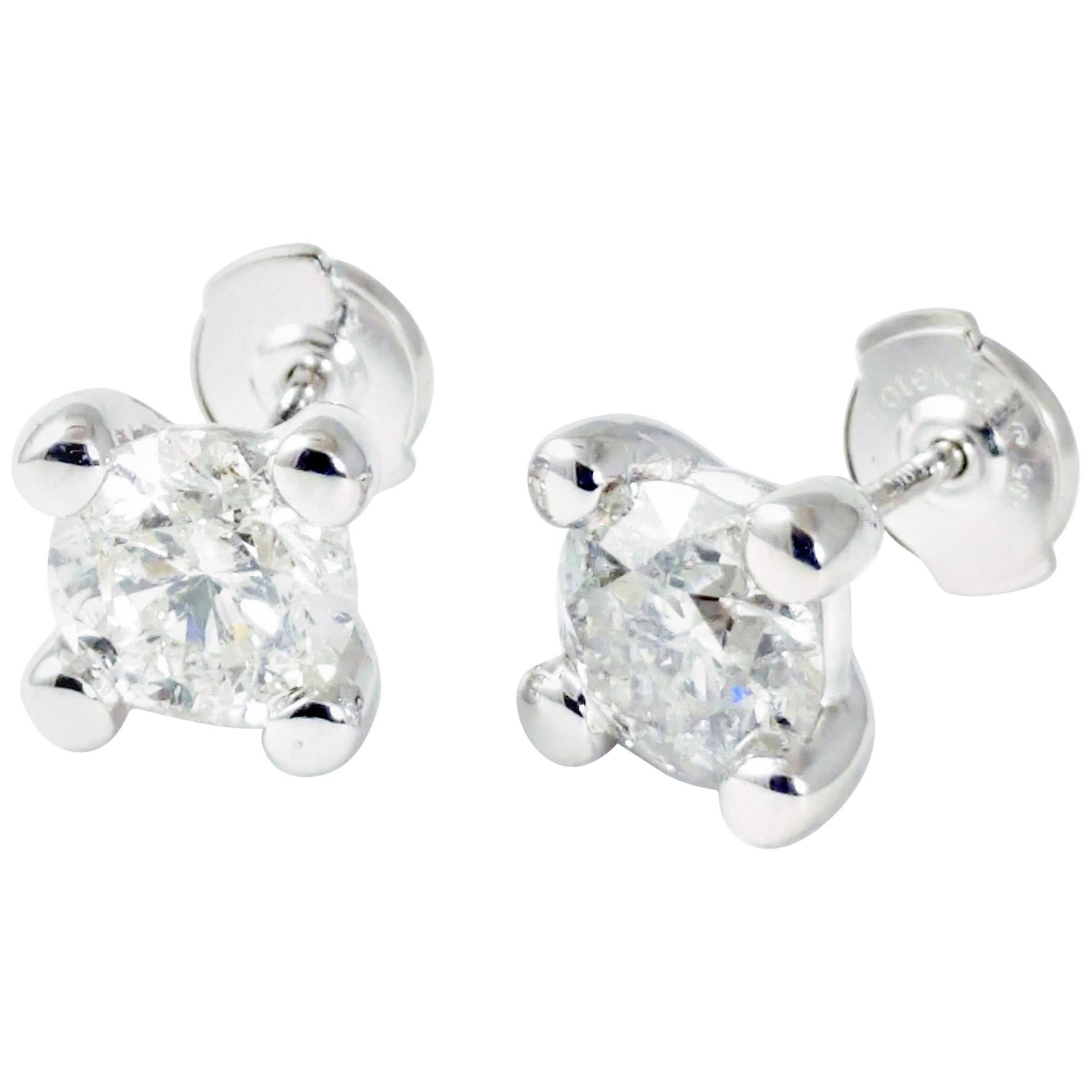 2.61 Carat Round Brilliant Diamond Stud Earrings Gold Contemporary Four-Prong For Sale