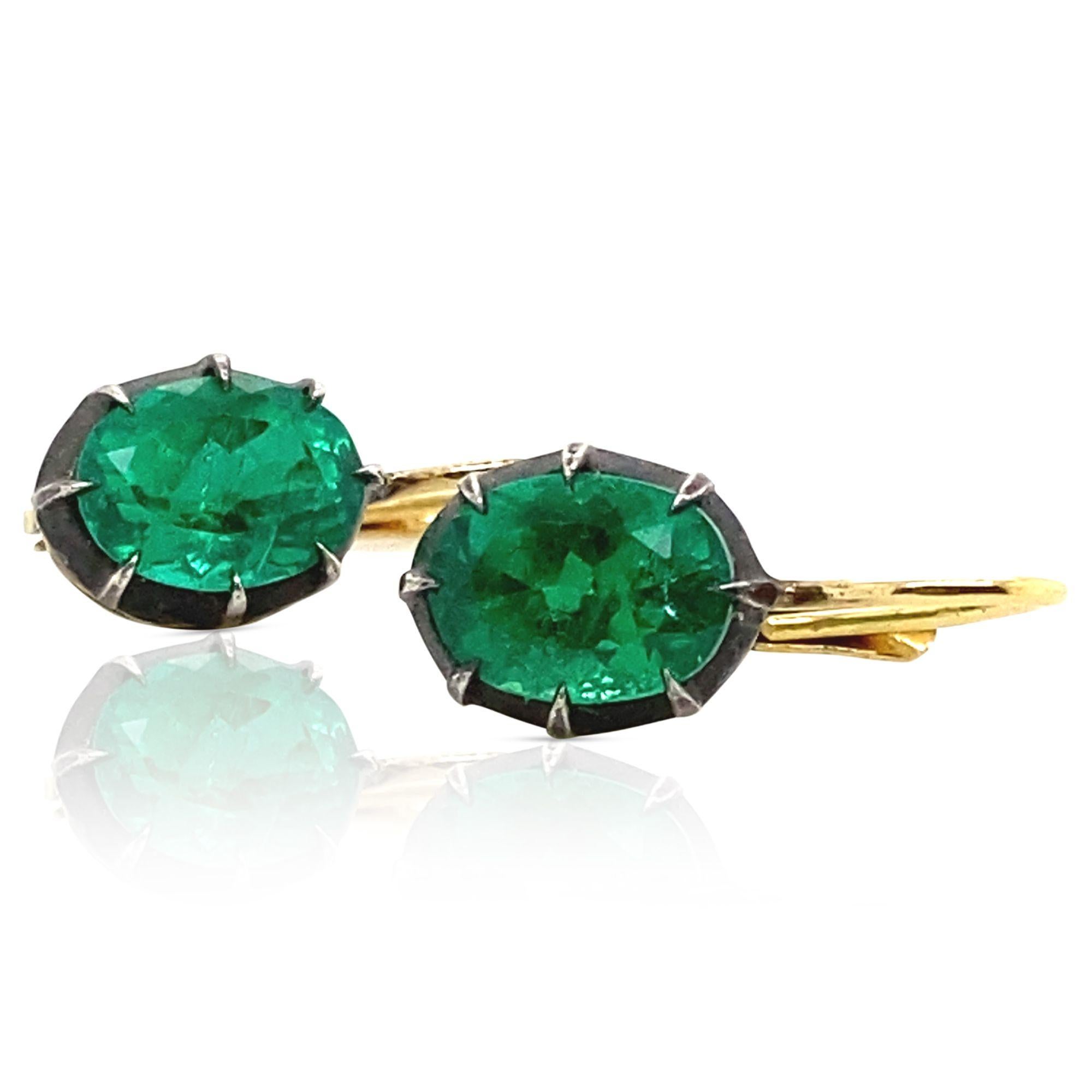 Fred Leighton Colombian Emerald & 18 Karat Yellow Gold Drop Earrings In Excellent Condition For Sale In QLD , AU