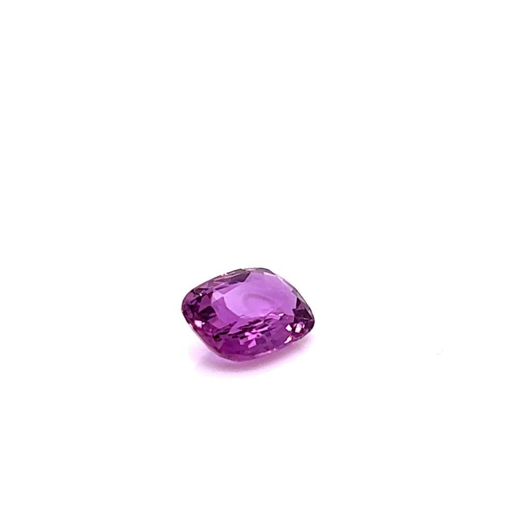 2.62 Carat Cushion cut Purple Sapphire In New Condition For Sale In London, GB