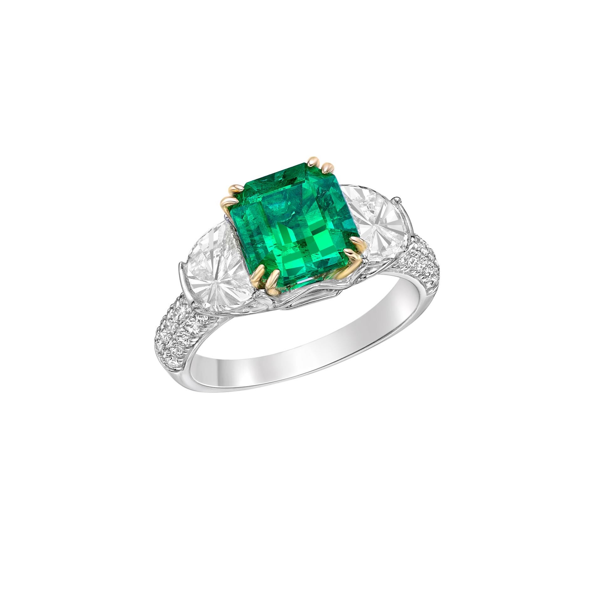 2.62 Carat Emerald Fancy Ring in 18Karat White Yellow Gold with White Diamond. In New Condition For Sale In Hong Kong, HK