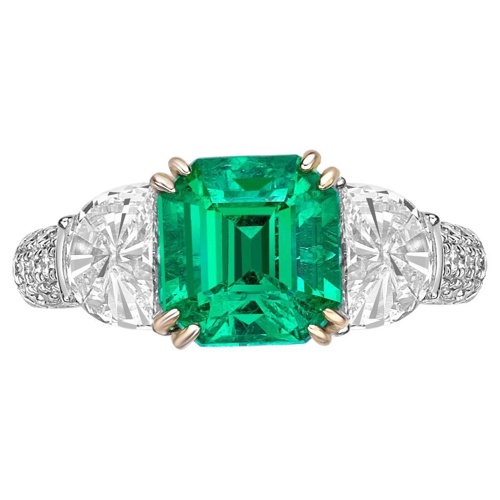 Sunita Nahata Emerald 2.62ct. Fancy Ring in 18KWYGT with White Diamond. For Sale