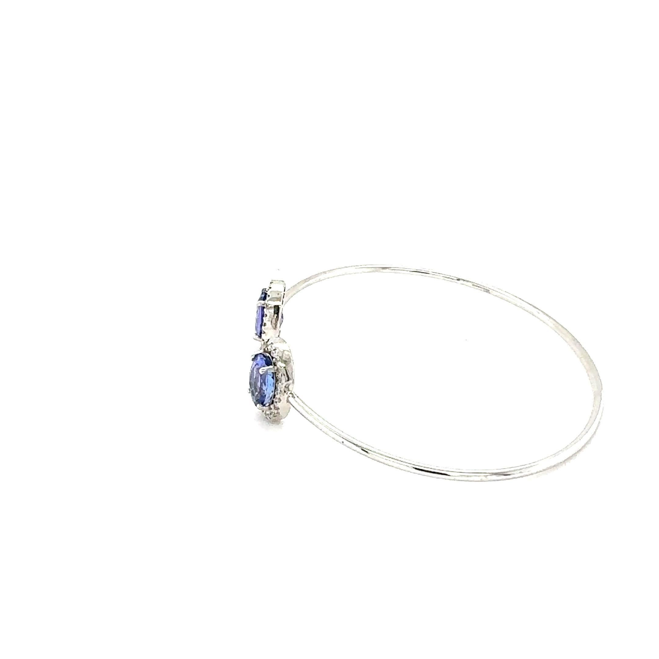 Taille ronde Bracelet manchette en or blanc 2,62 carats Tanzanite Diamant
