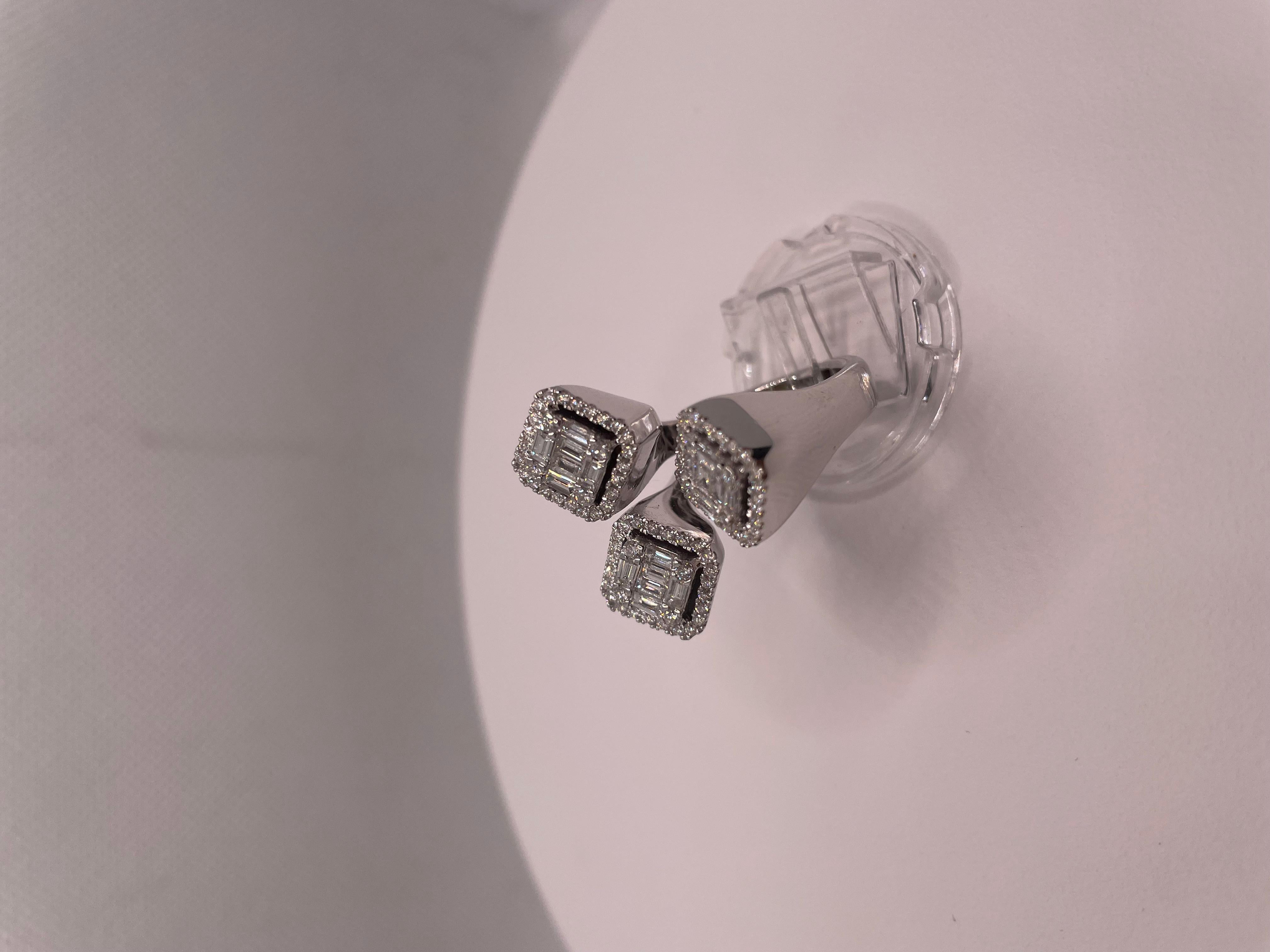 Moderno Anello con diamante a triplo ottagono da 2,62 carati in vendita