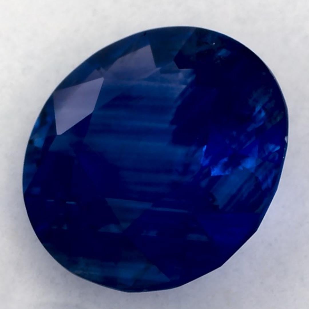This natural Blue sapphire offers elegance and sophistication. With its rich color saturation and precise cutting, it is the perfect centerpiece for an engagement ring or luxury jewelry design.

This sapphire originates from Sri Lanka (Ceylon),