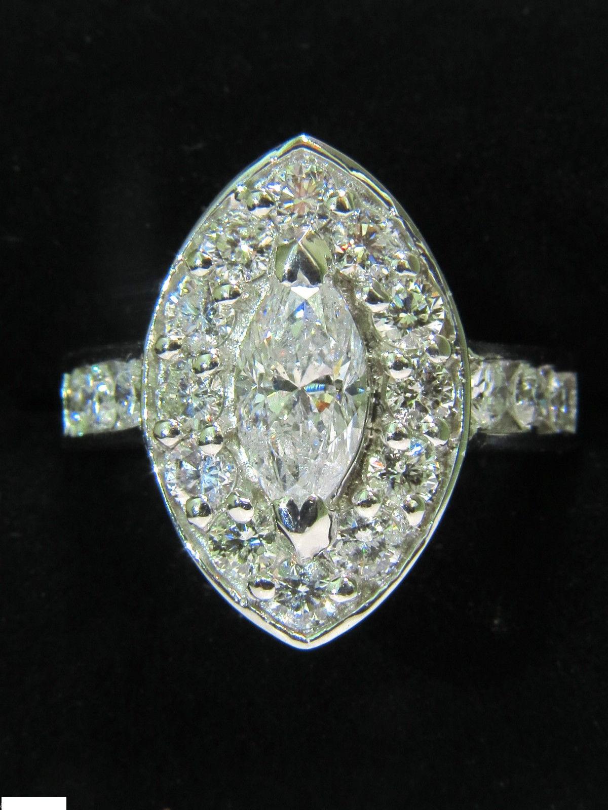 2.62 Diamantes Anillo Racimo Marquesa y Redondos 14 Quilates Halo Deco en venta 5