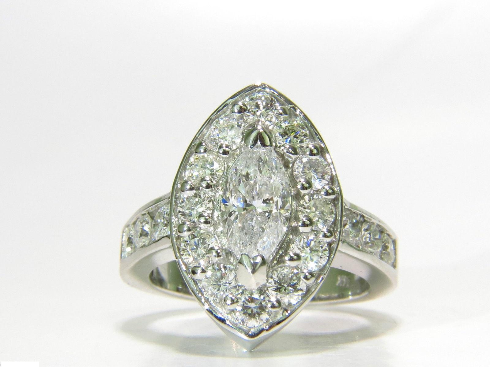 Taille Marquise Bague en grappe de 2,62 diamants Marquise et ronds Halo Deco 14 carats en vente