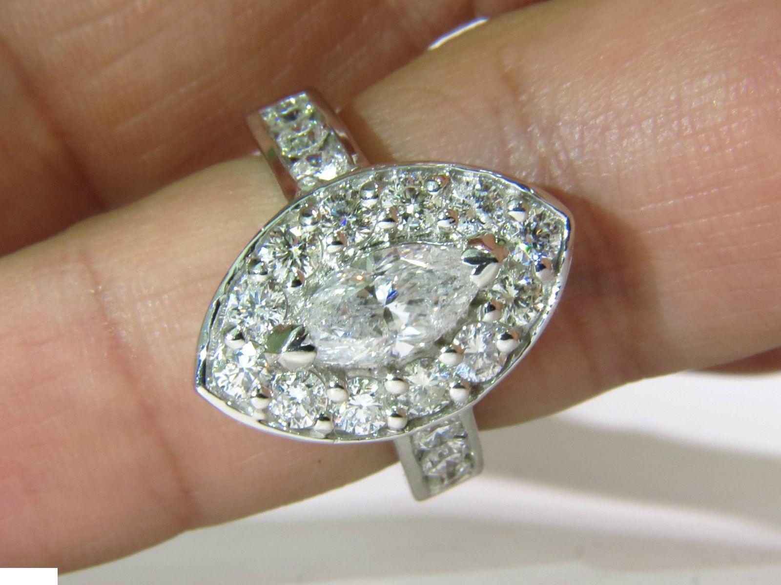Bague en grappe de 2,62 diamants Marquise et ronds Halo Deco 14 carats en vente 1