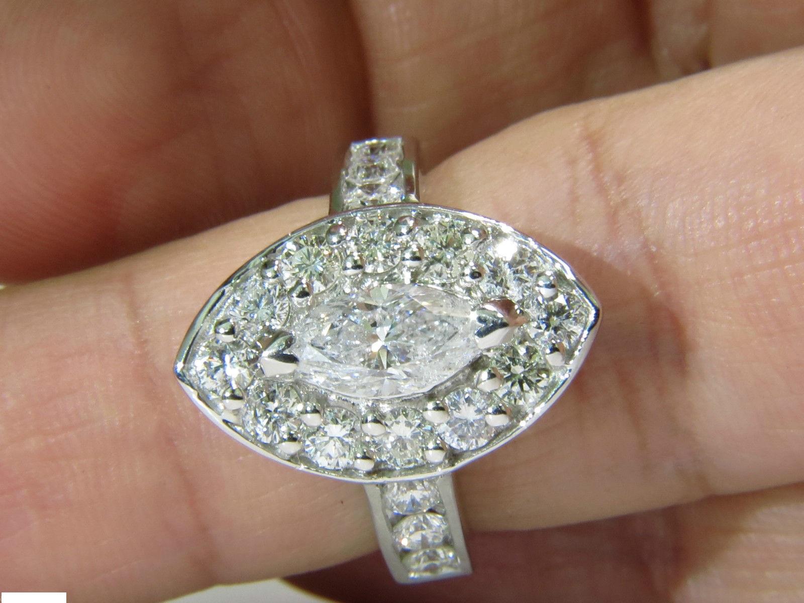 2.62 Diamantes Anillo Racimo Marquesa y Redondos 14 Quilates Halo Deco en venta 2