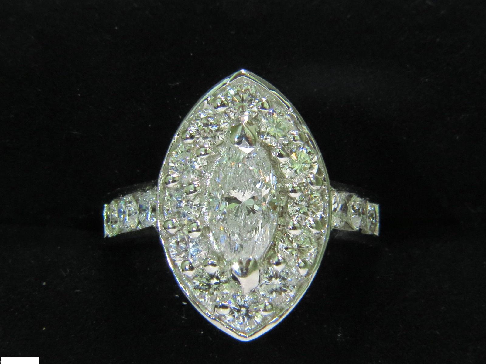 2.62 Diamantes Anillo Racimo Marquesa y Redondos 14 Quilates Halo Deco en venta 4