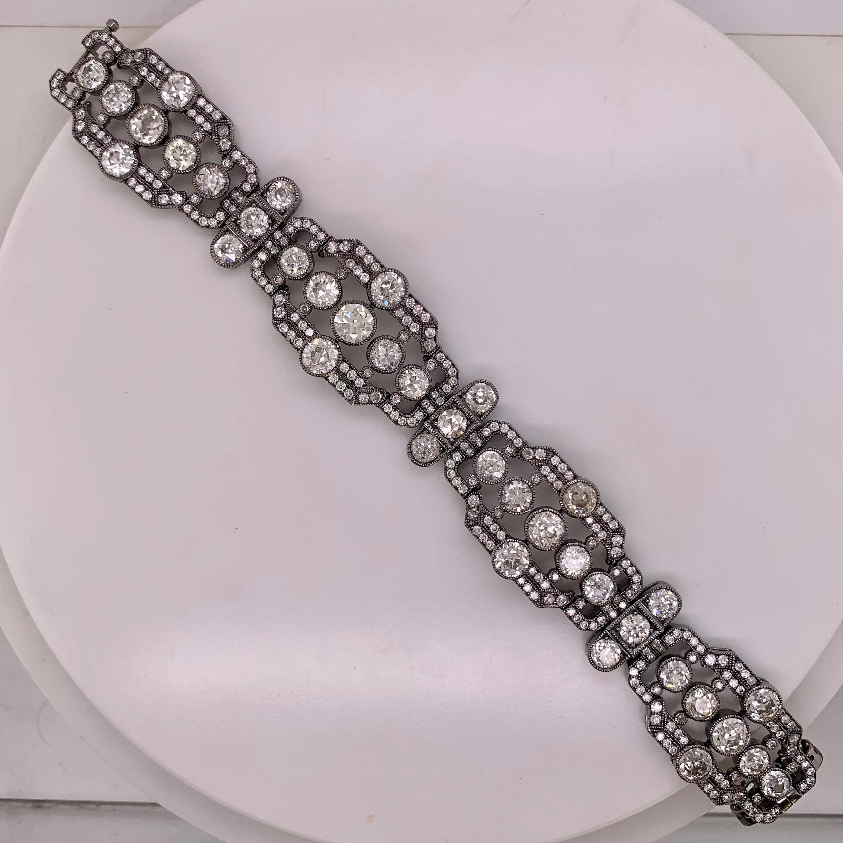 Bracciale con diamanti da 26,21 carati in oro bianco 14 carati In condizioni Nuovo in vendita a Bangkok, TH