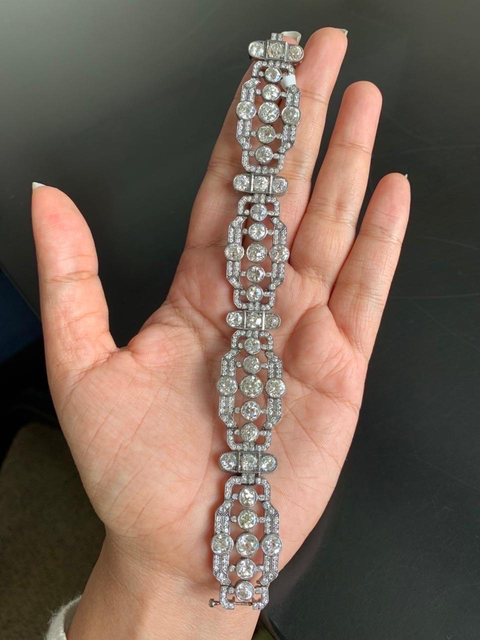 Pulsera de diamantes de 26,21 quilates en oro blanco de 14 quilates en Nuevo estado para la venta en Bangkok, TH