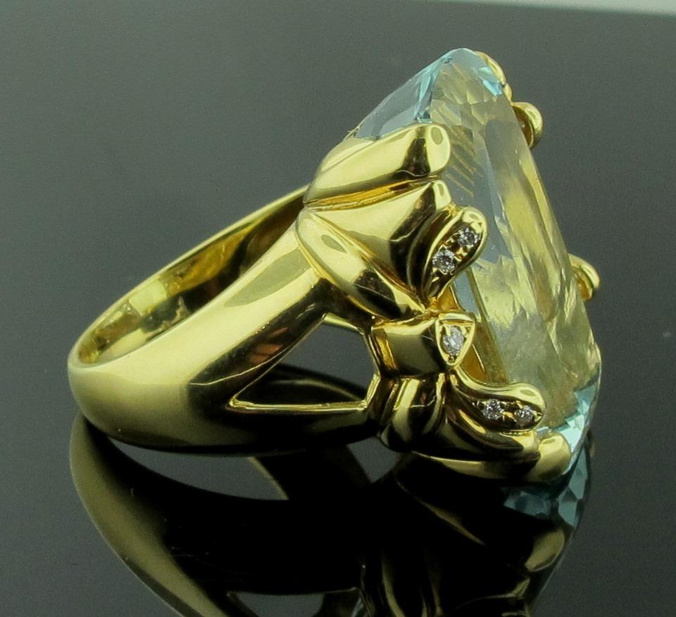 Aigue-marine de 26,24 carats sertie en or jaune 18 carats et diamants Unisexe en vente