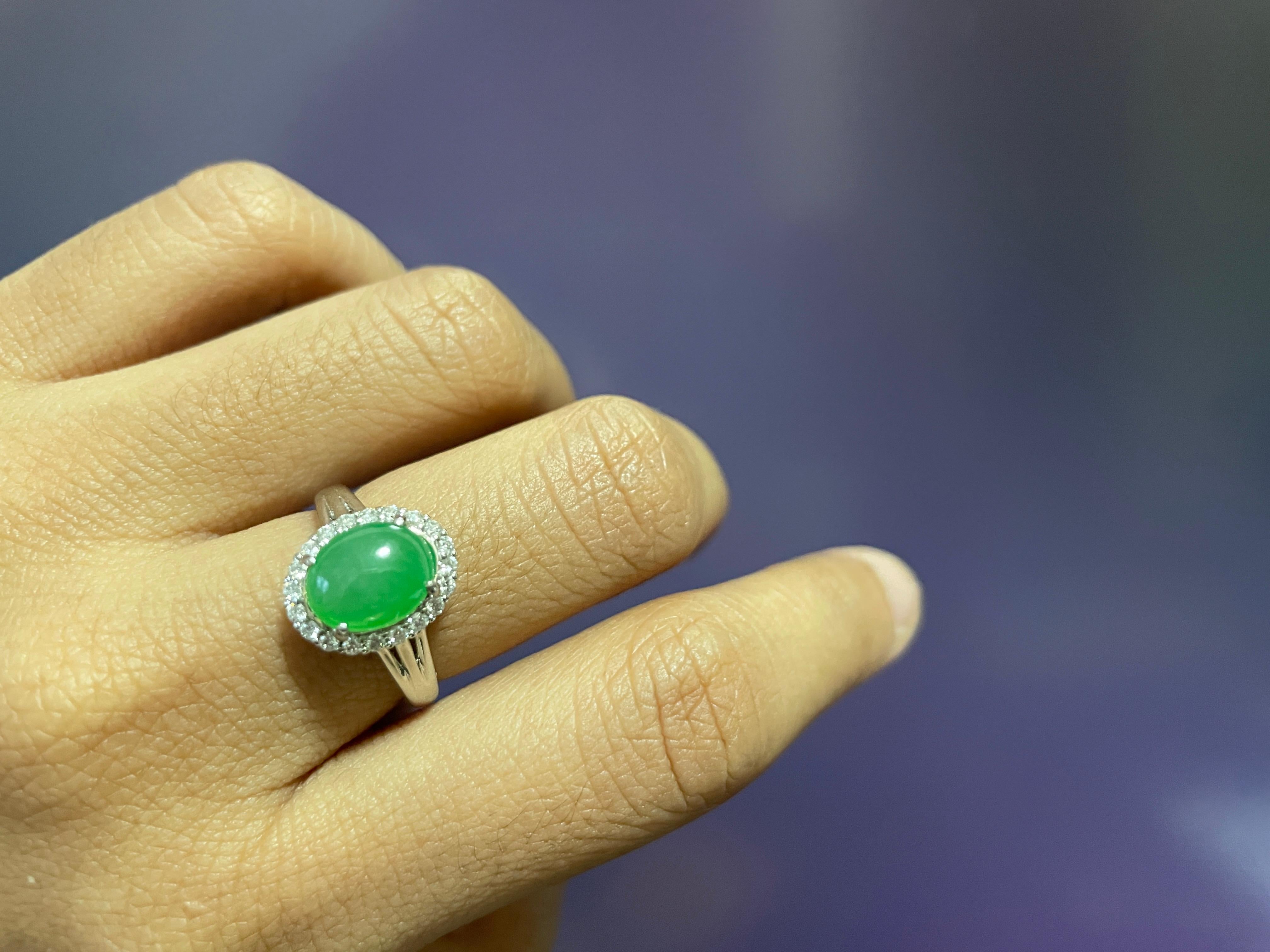 2.62ct Type A Jadeite Jade and Natural Diamond ring in 18k solid gold In New Condition For Sale In Singapore, SG