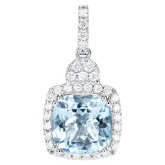 Pendentif aigue-marine de 2,63 carats en or blanc 18 carats avec diamants blancs.