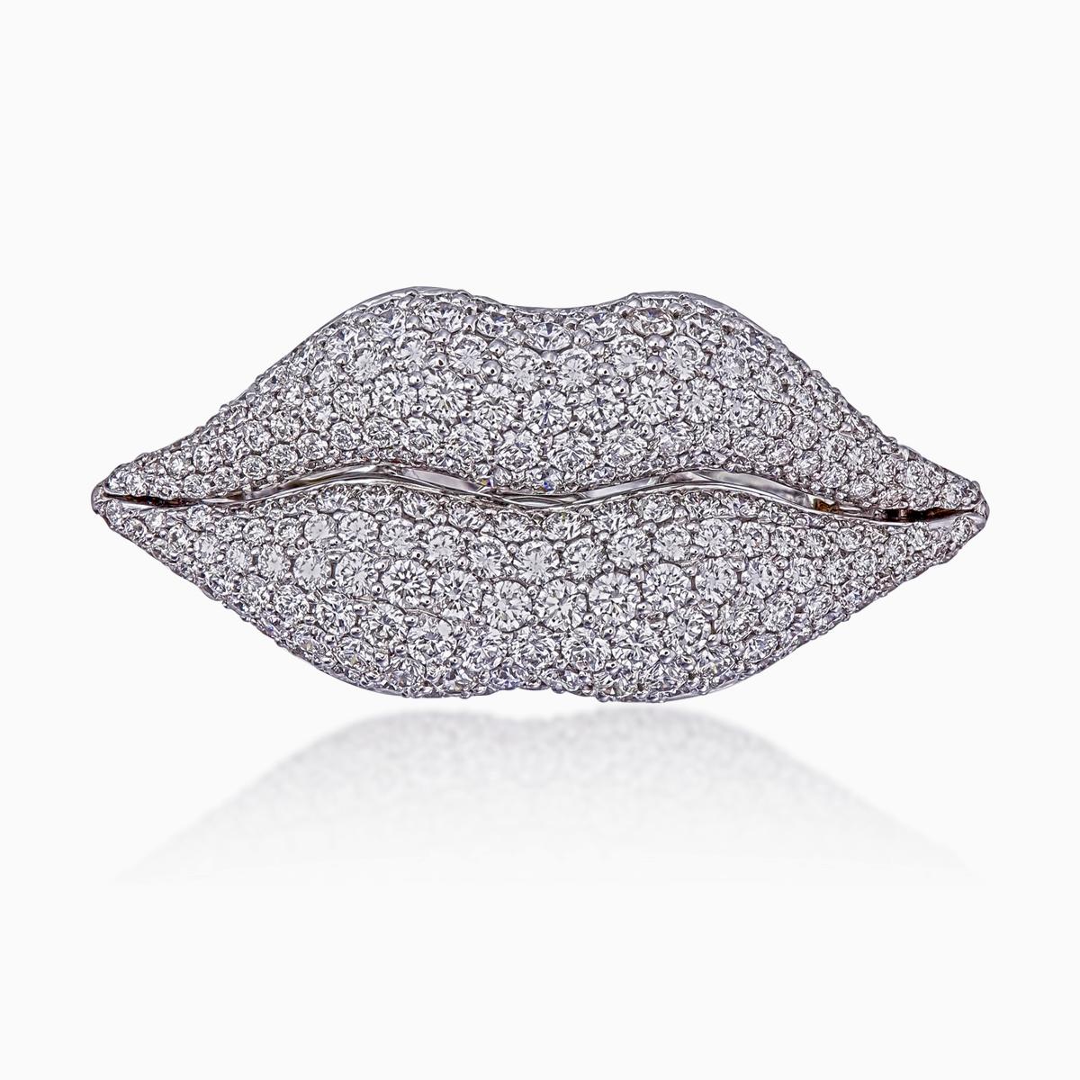 Artisan 2.63 Carat Diamond Ring in 18 Karat White Gold For Sale