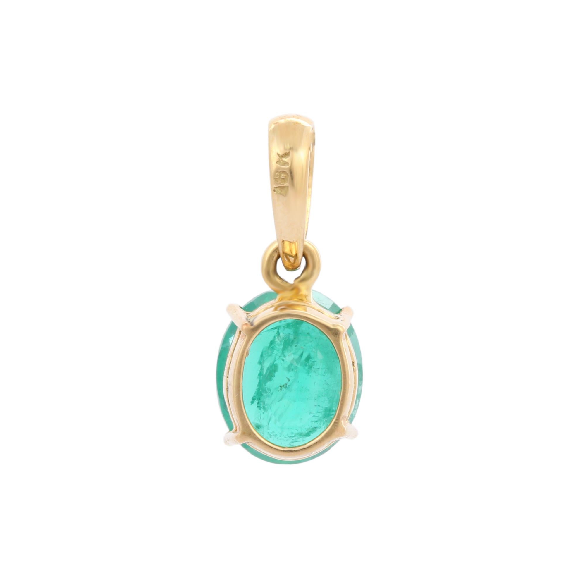2.63 Carat Oval Cut Everyday Emerald Pendant in 18K Yellow Gold In New Condition For Sale In Houston, TX