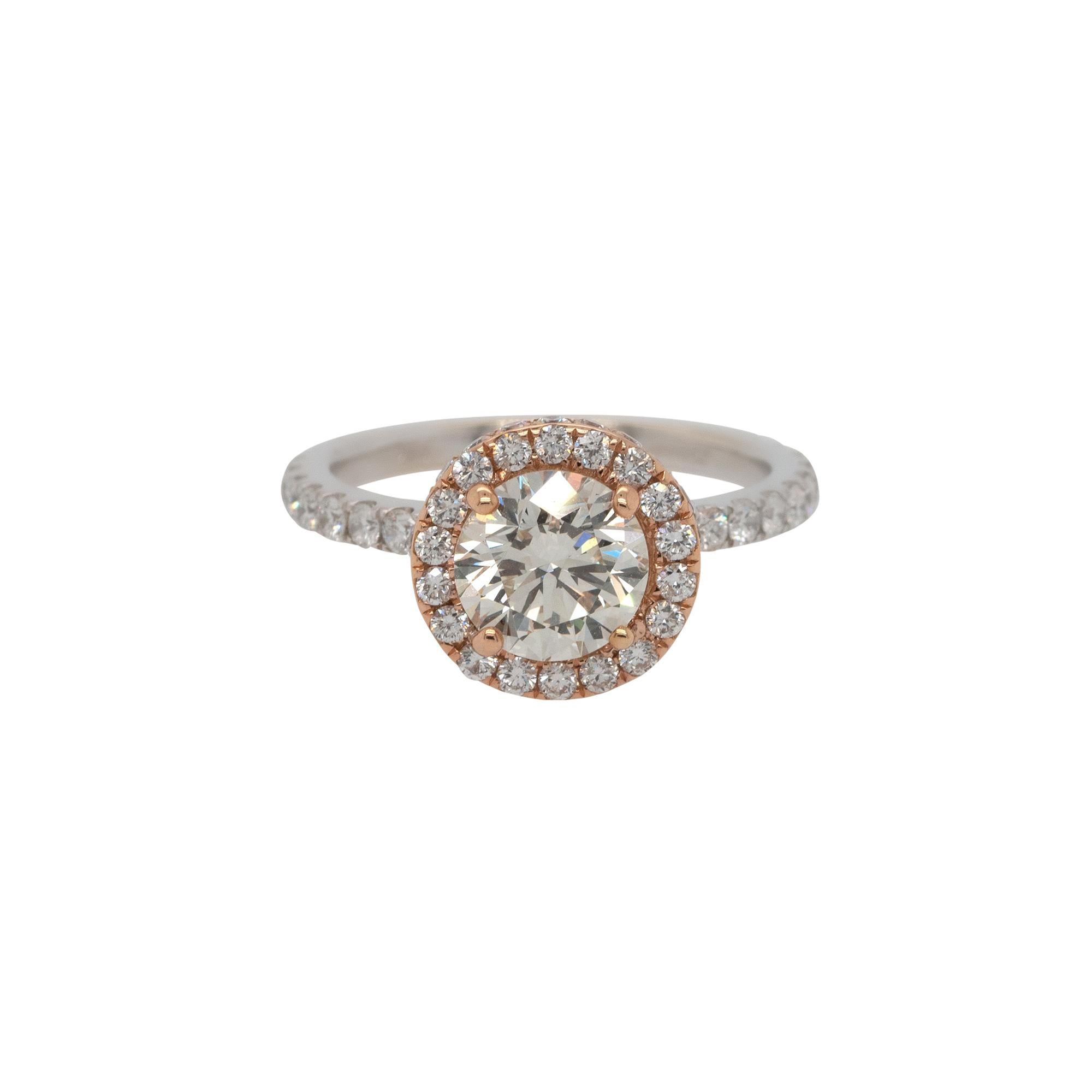 Anello di fidanzamento aureolato con diamante rotondo naturale GIA da 2,63 carati 18 carati in stock in vendita 2