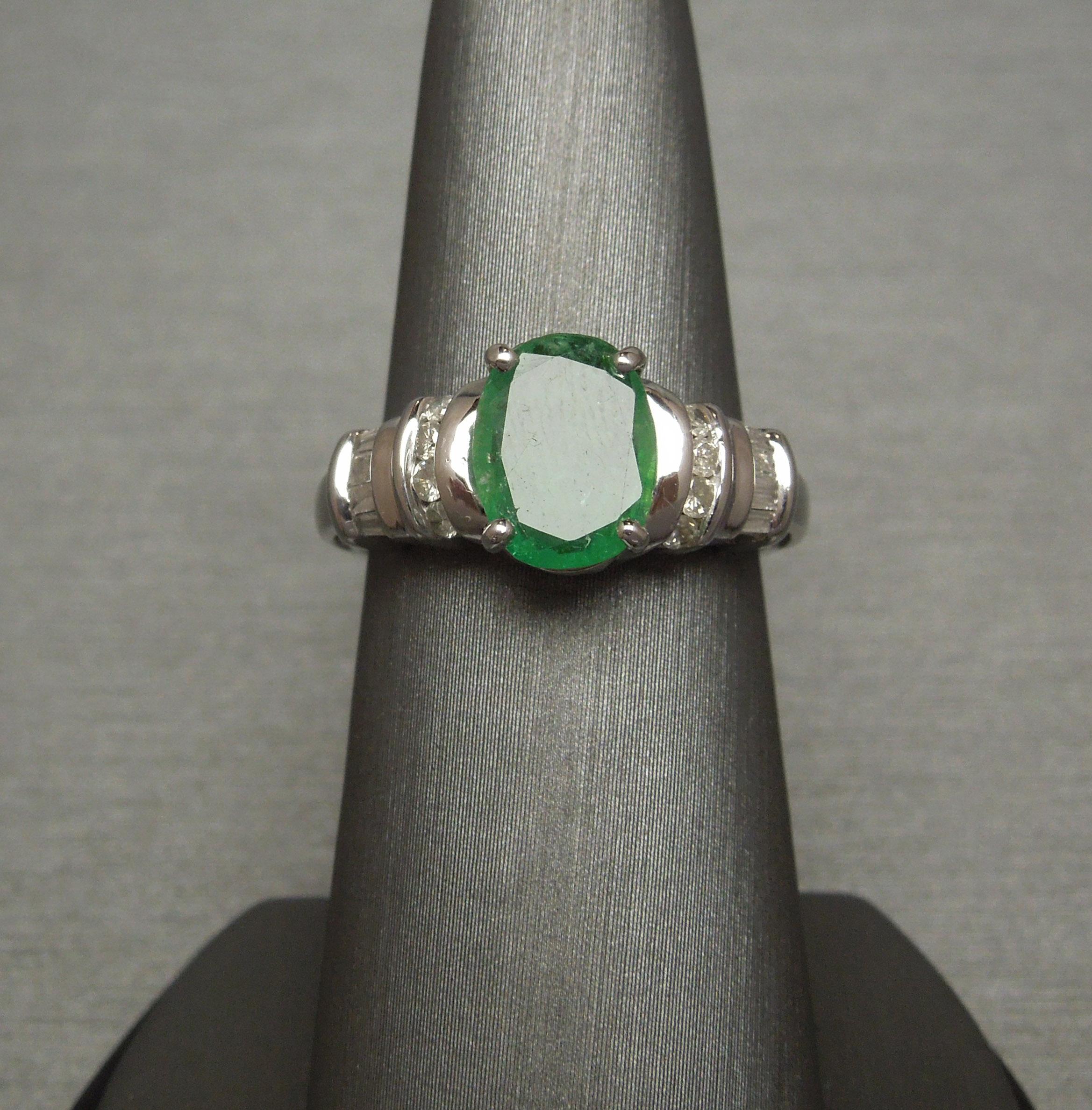 2.63 Carat Oval Emerald and Diamond 10 Karat White Gold Ring In Good Condition For Sale In METAIRIE, LA