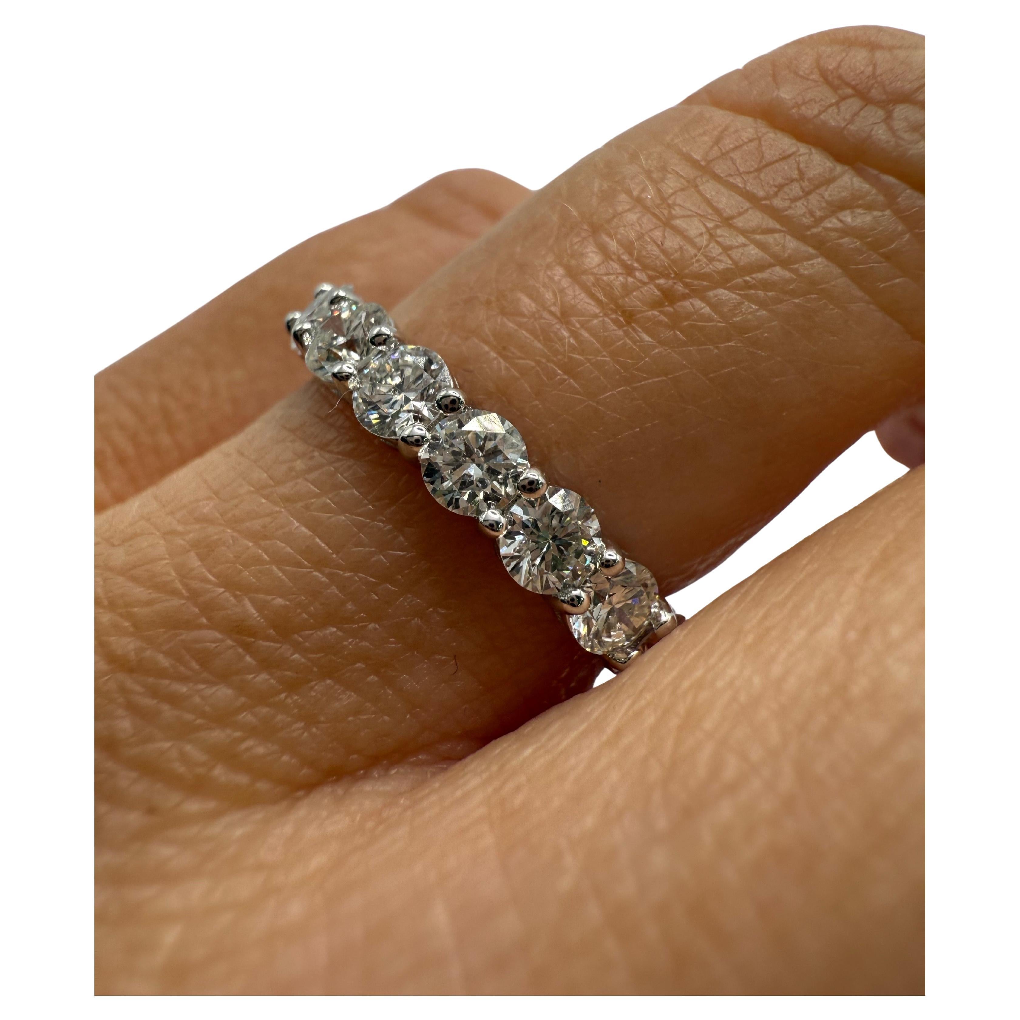 Anello Eternità con diamante da 2,63 carati in oro 18KT