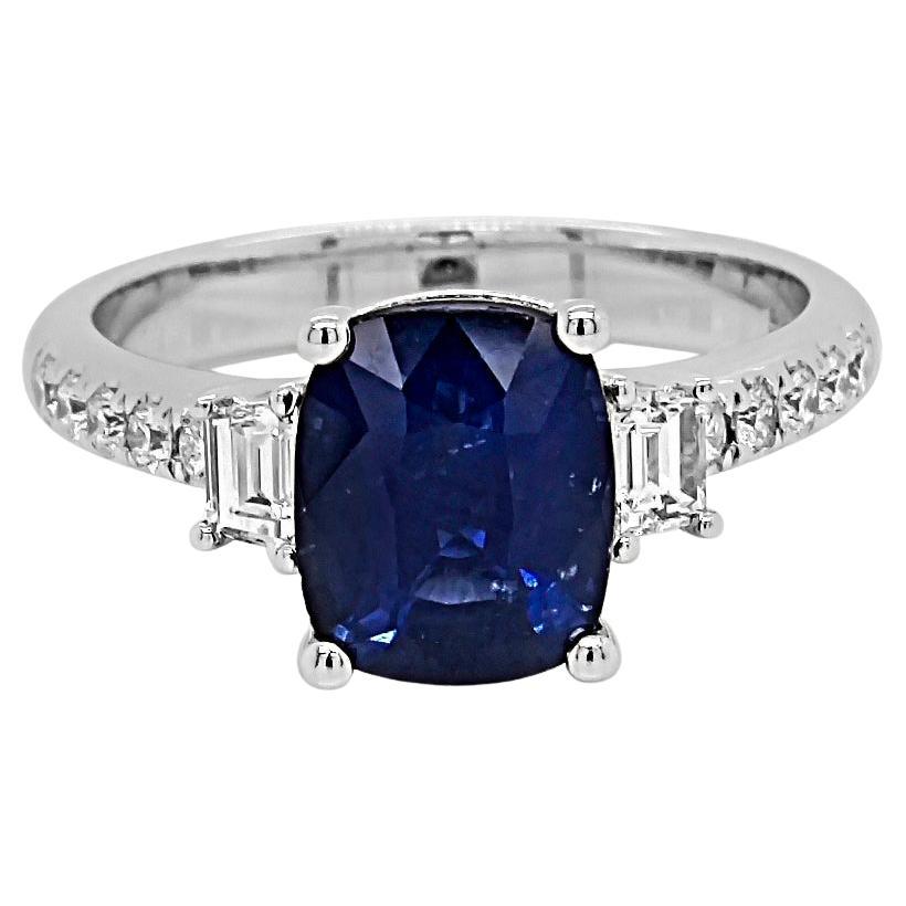 2.63 Carats Sapphire and White Diamond White Gold Ring
