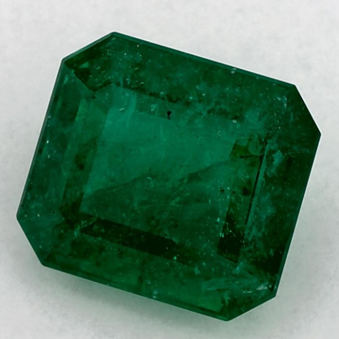 Con un vibrante tono verde, la piedra de nacimiento de mayo es un símbolo del renovado crecimiento primaveral. 

Explora la vibrante colección de esmeraldas, rubíes y zafiros de nuestra tienda, disponibles como gemas sueltas y combinadas con nuestra
