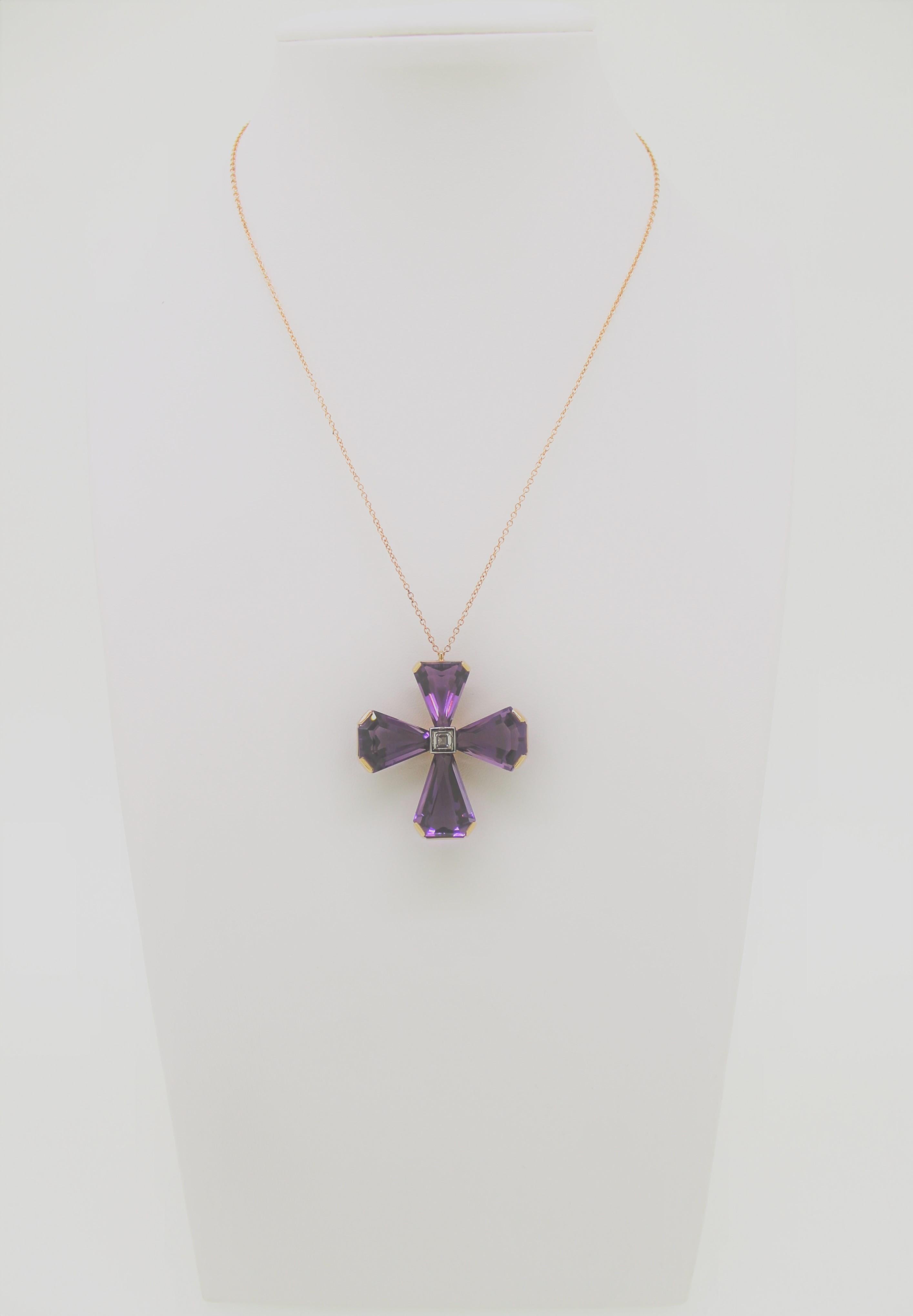 26.30 Carat Amethyst Cross and Diamond Cross Handmade Pendant Necklace In New Condition For Sale In Milano, IT