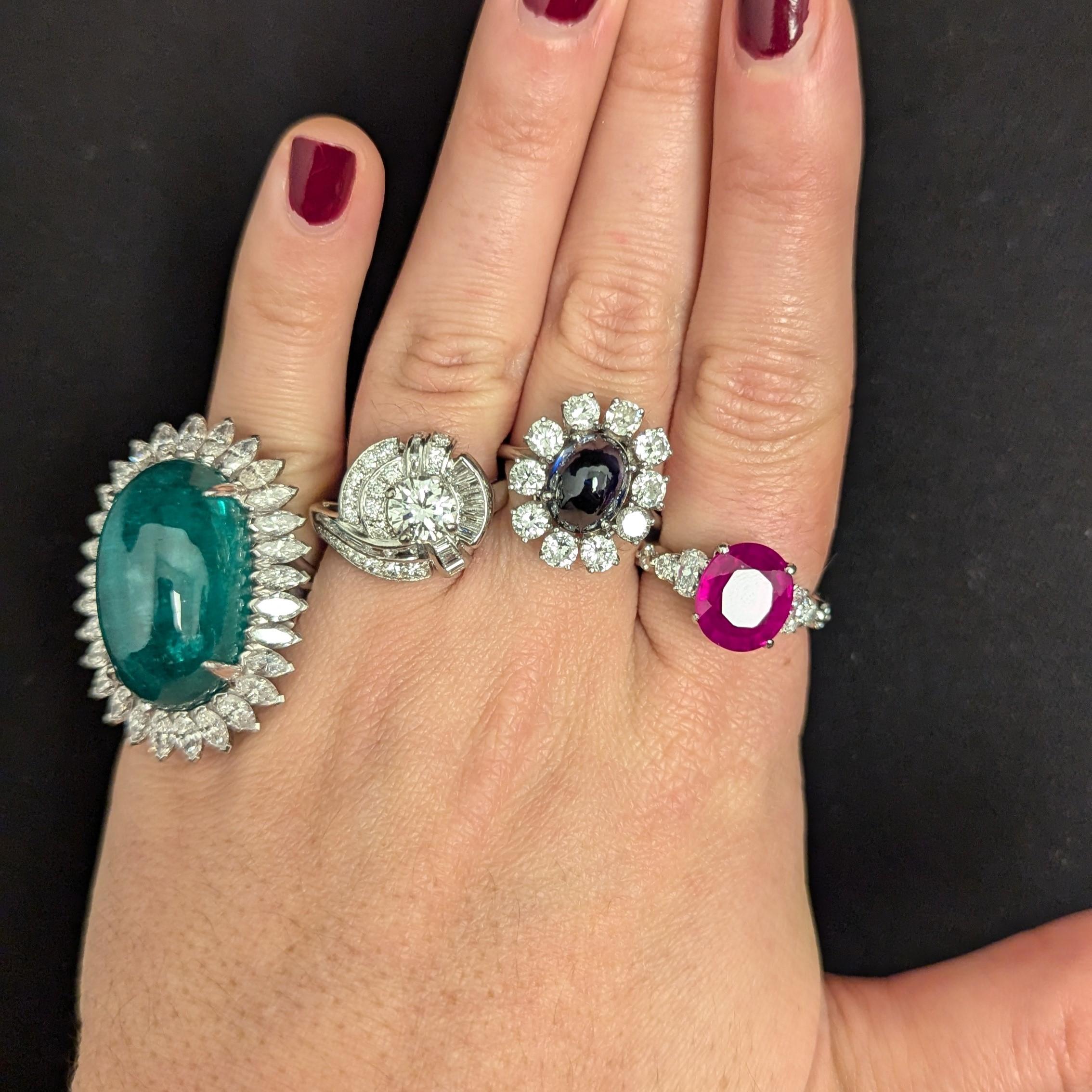Statement-Ring aus Platin mit 26,30 Karat Cabochon-Smaragd und Marquise-Diamant im Zustand „Hervorragend“ im Angebot in New York, NY