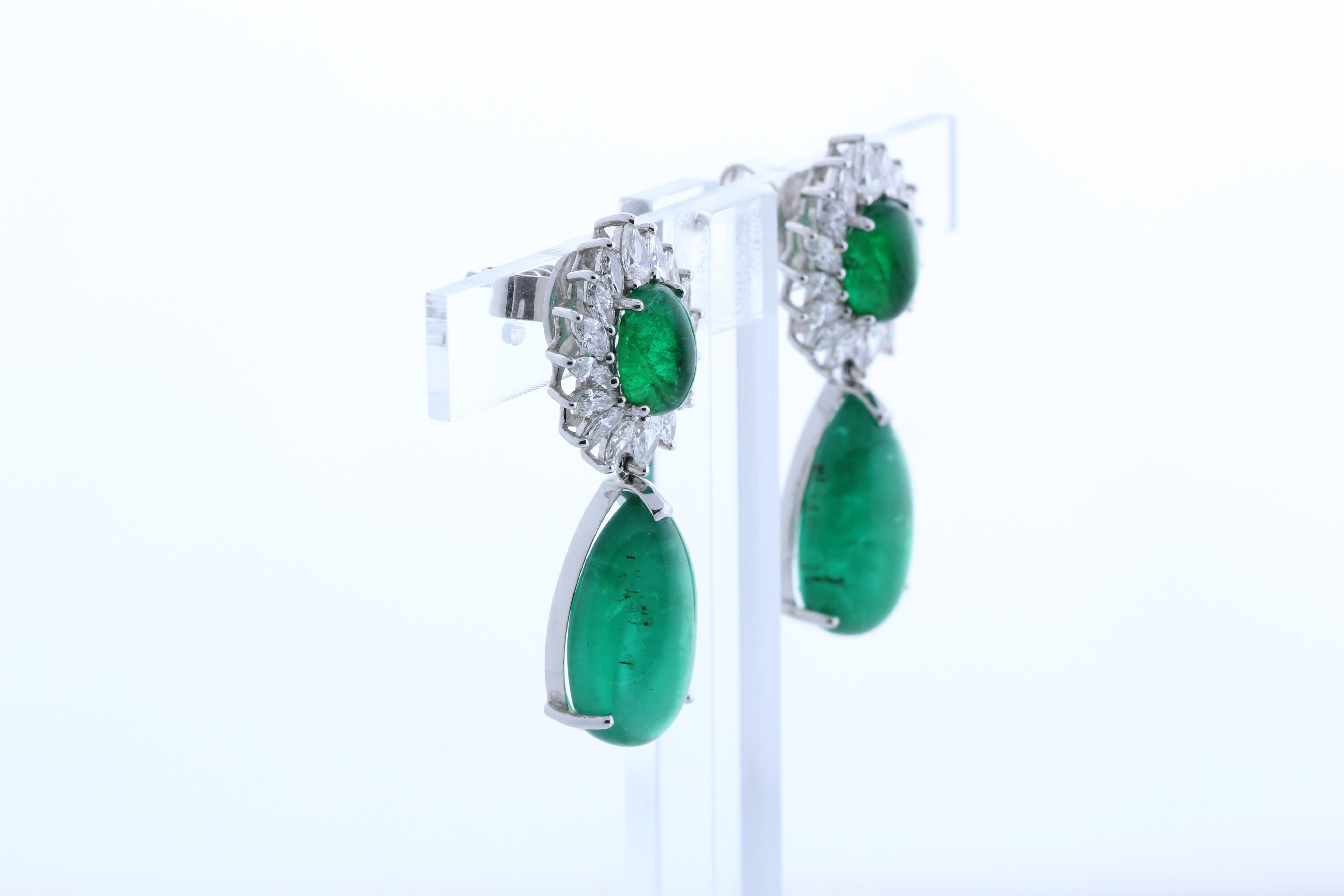 26.32 Carat Emerald and Diamond Earring in 18 Karat Gold In New Condition In Bangkok, 10
