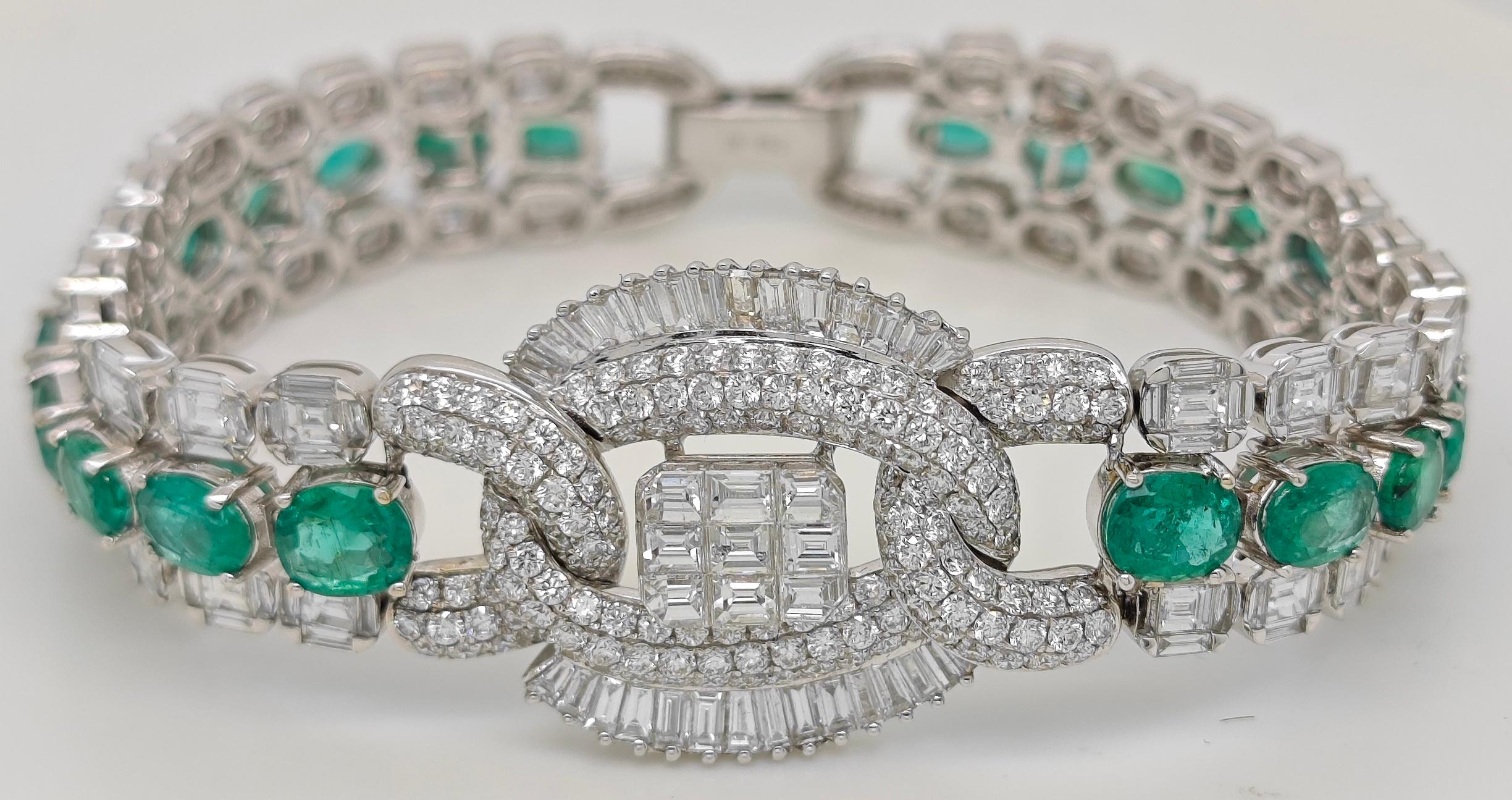 Women's 26.34 Carats Emerald and White Diamond White Gold Bracelet For Sale