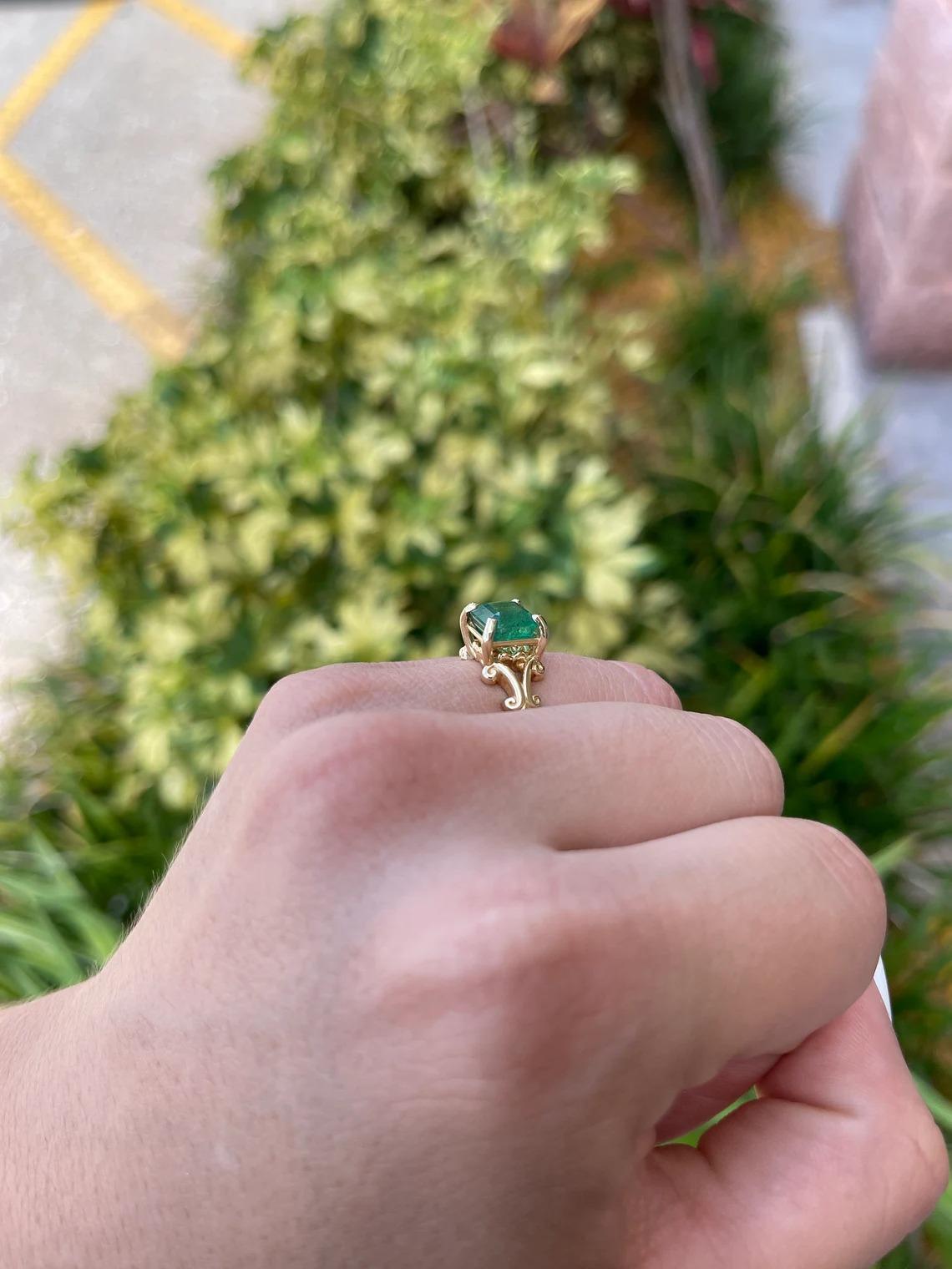 Women's or Men's 2.63cts 14K Natural Emerald-Asscher Cut Solitaire Yellow Gold Unique Ring For Sale
