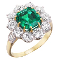 Anillo Antiguo de Esmeralda Colombiana y Diamantes de 2,64 Quilates