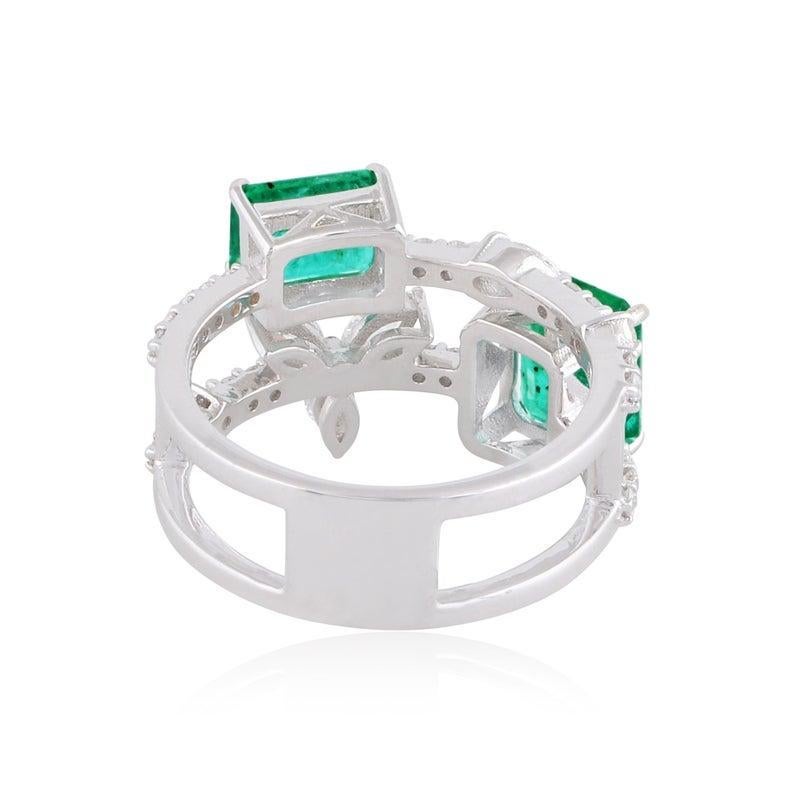 Im Angebot: 2,64 Karat Smaragd-Diamant-Ring aus 18 Karat Gold () 4