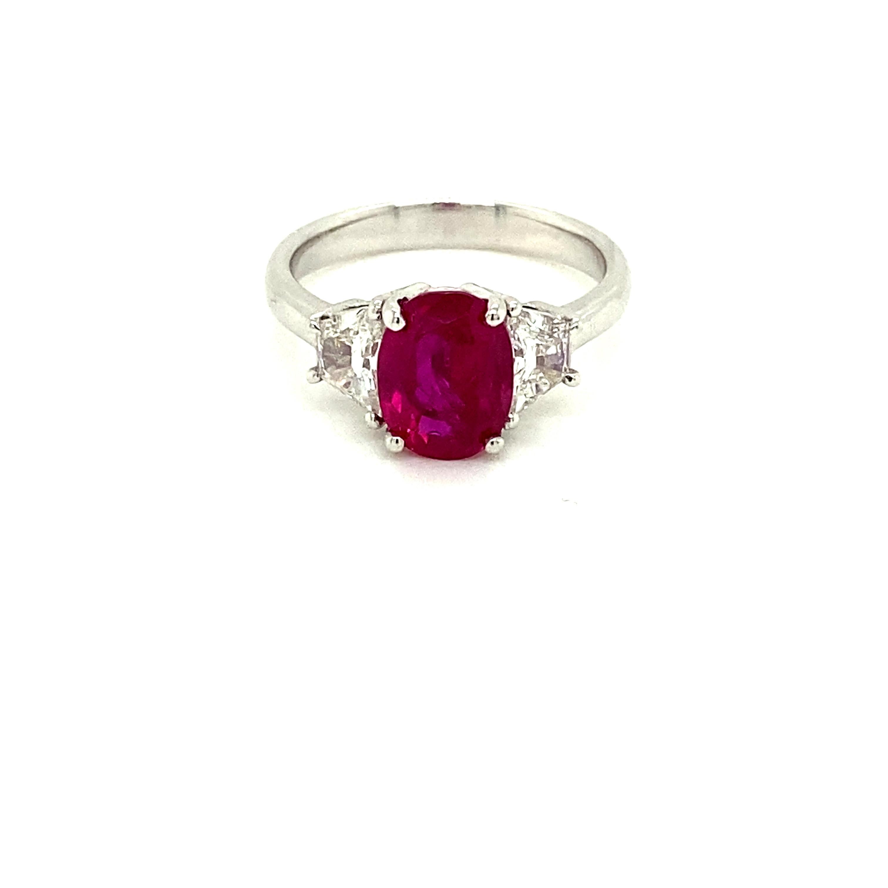 2.64 Carat Gubelin/GRS Certified Burmese Ruby and White Diamond Engagement Ring In New Condition For Sale In Hong Kong, HK
