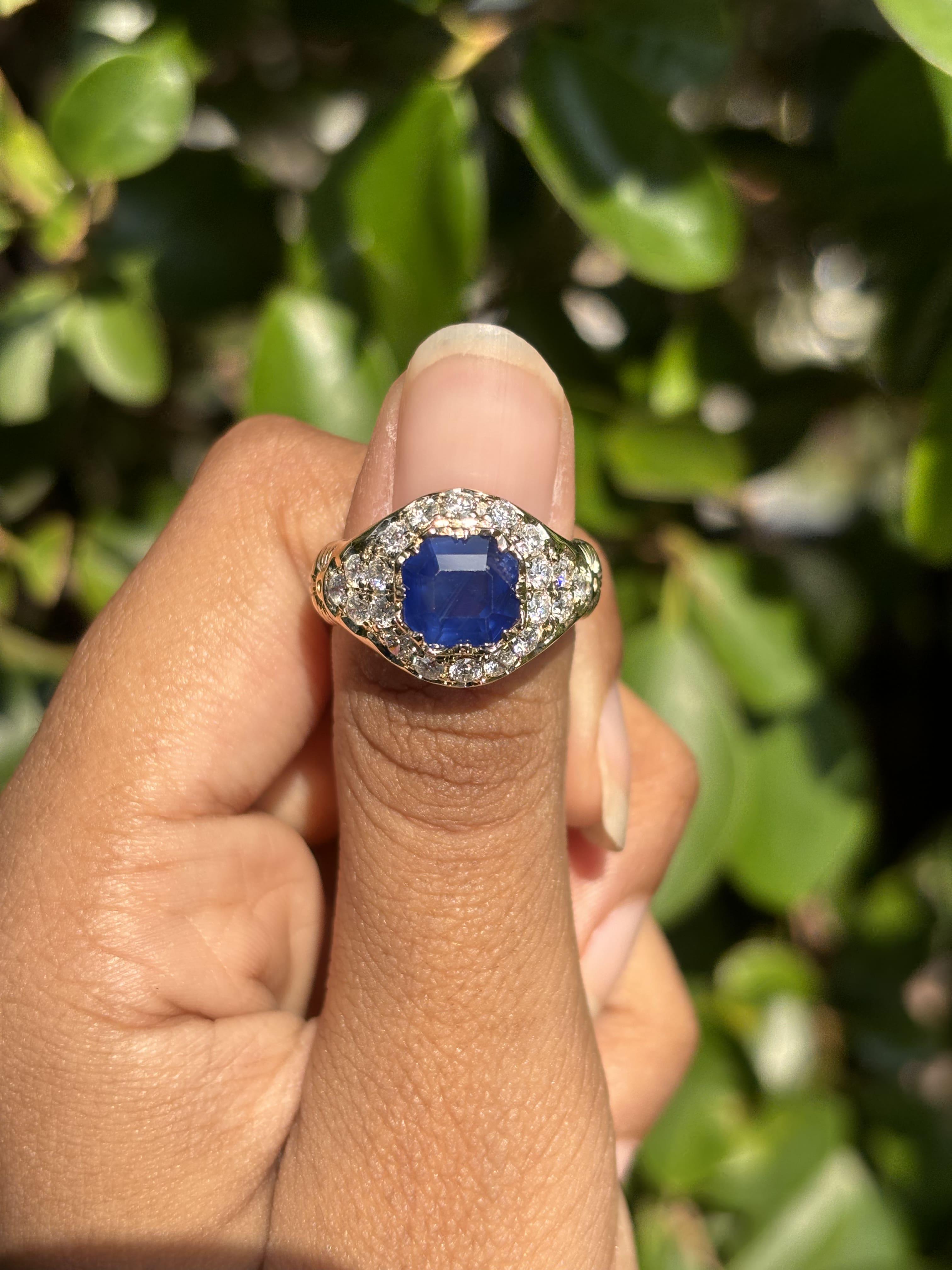   2.64 Carat Royal Blue Sapphire Ring with Old Mine Cut Diamonds in 18K Gold 4