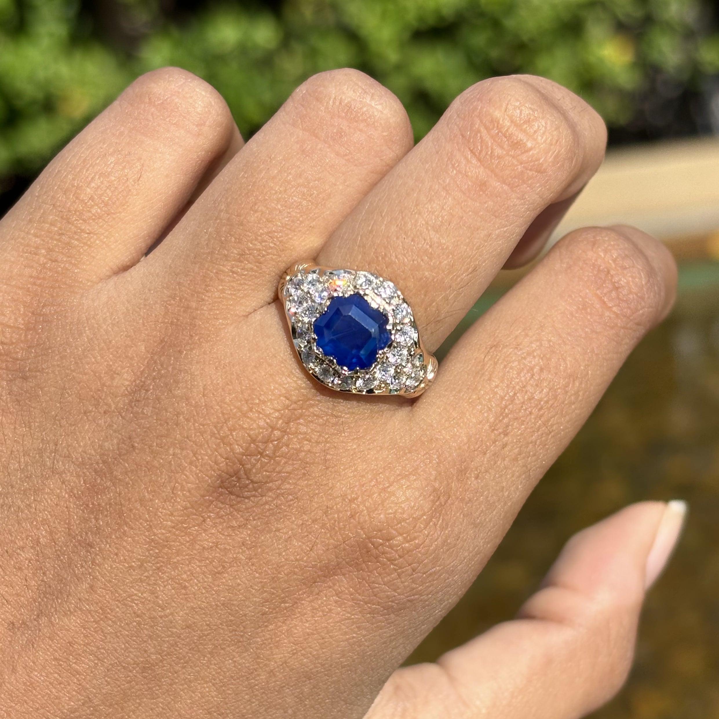   2.64 Carat Royal Blue Sapphire Ring with Old Mine Cut Diamonds in 18K Gold 5