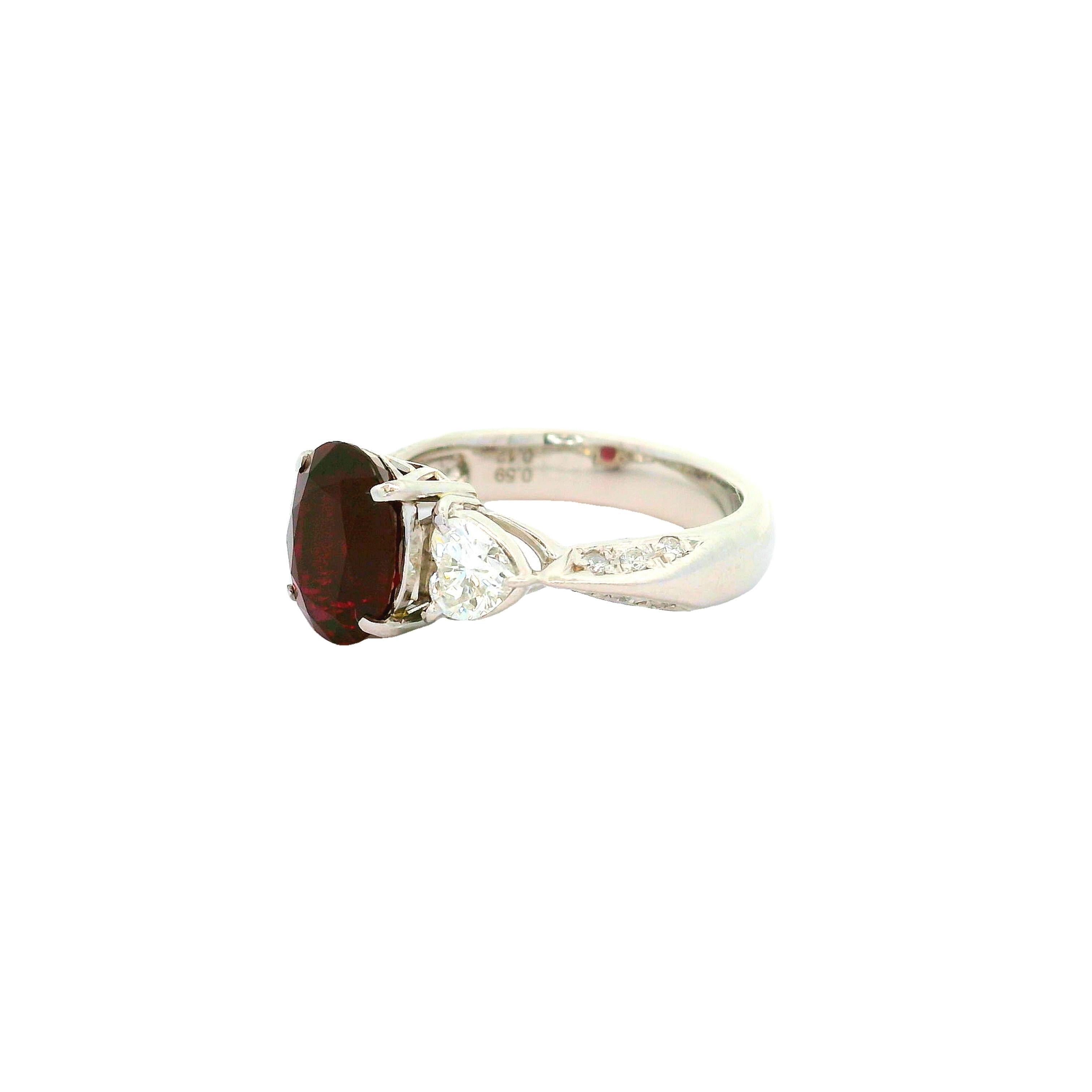 Platinring mit 2.64 Karat Rubin und Diamant, GIA-zertifiziert im Zustand „Hervorragend“ im Angebot in Beverly Hills, CA
