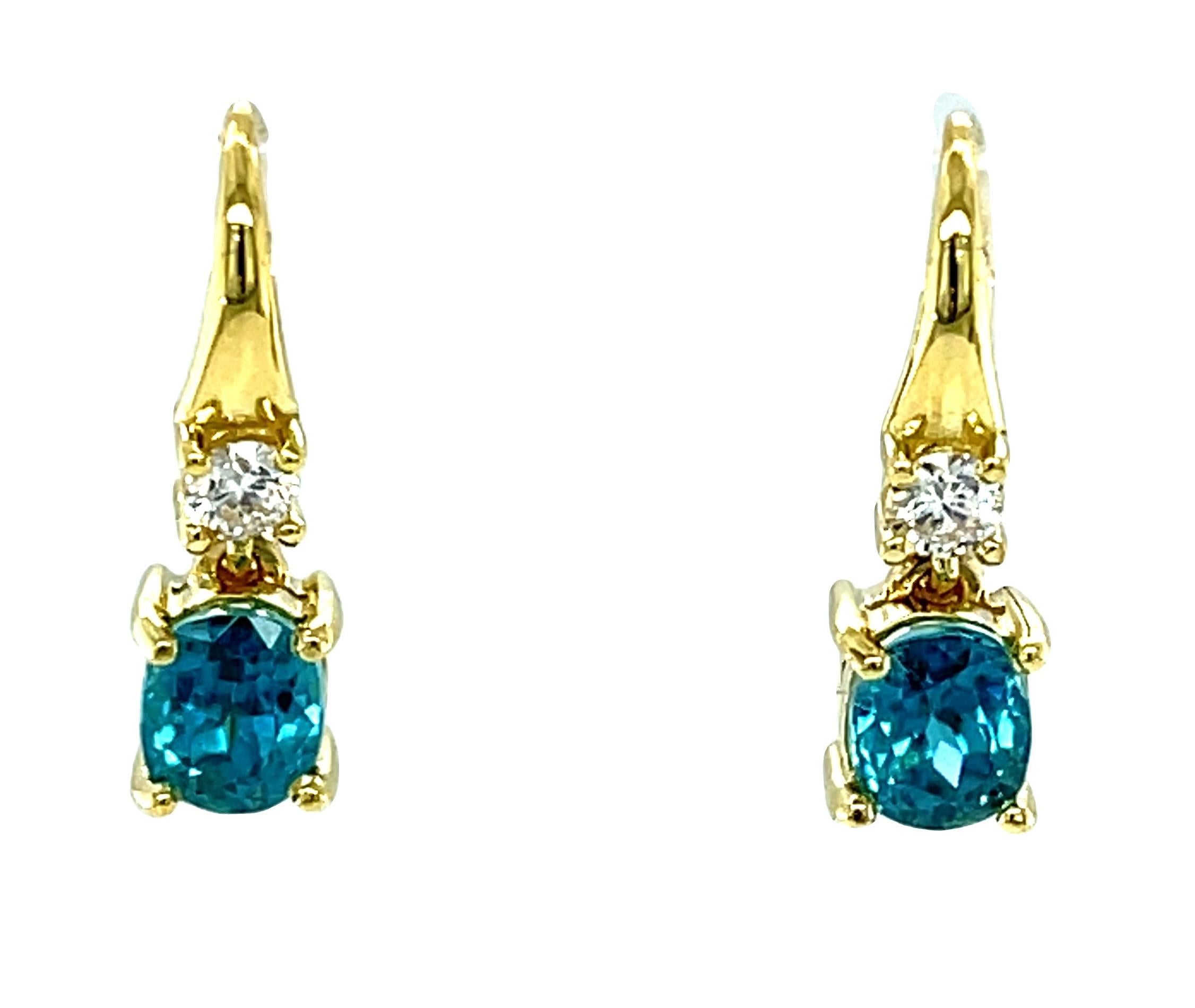 Oval Cut 2.64 Carat Total Oval Blue Zircon and Diamond Yellow Gold Dangle Drop Earrings  For Sale